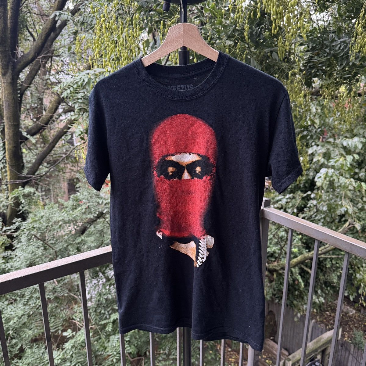Kanye West Yeezus Mask Tour Tee Shirt Size US S / EU 44-46 / 1 - 1 Thumbnail