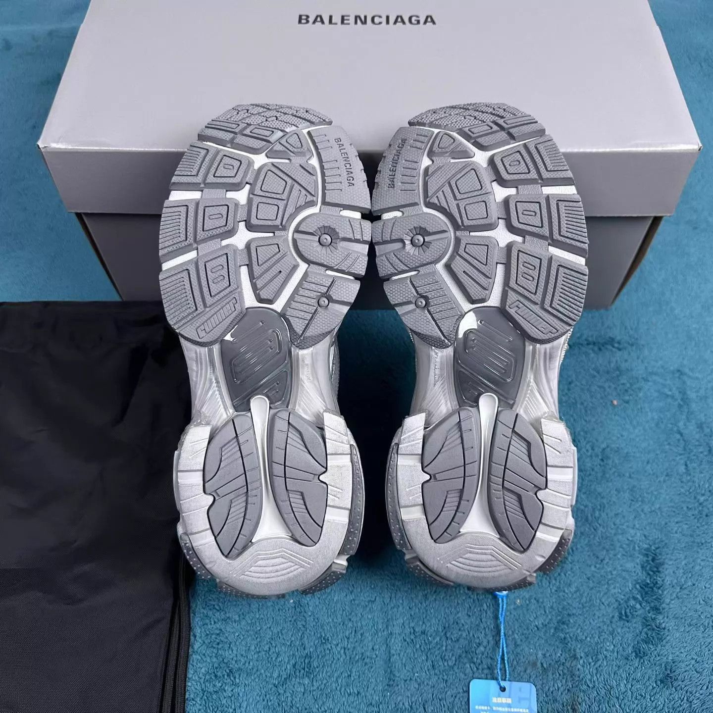 Balenciaga Balenciaga Runner 2.0 Logo Distressed Gray Silver EU38 Size US 7.5 / IT 37.5 - 5 Thumbnail