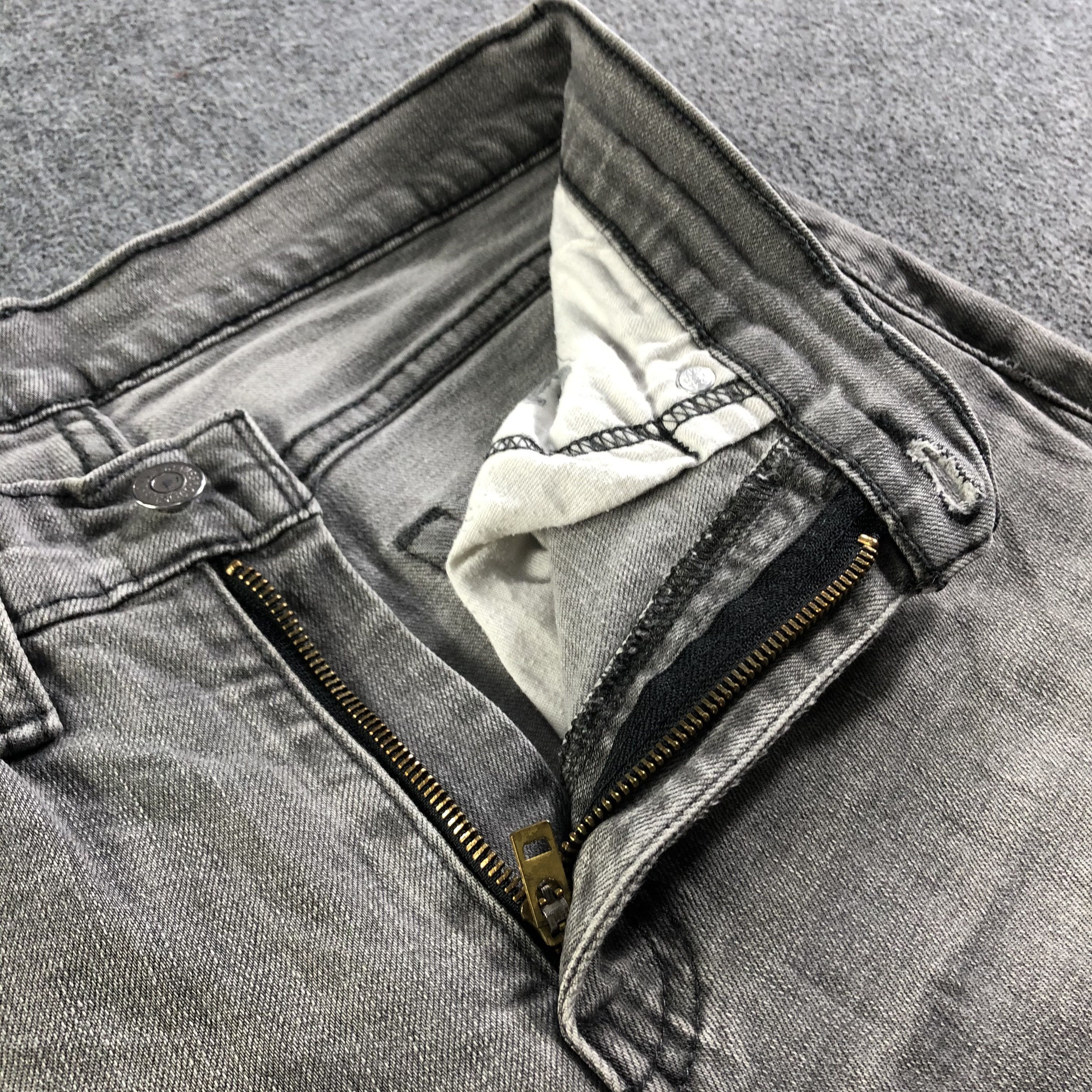 Levi's Vintage Levis 514 Jeans-J3704 Size US 31 - 8 Thumbnail