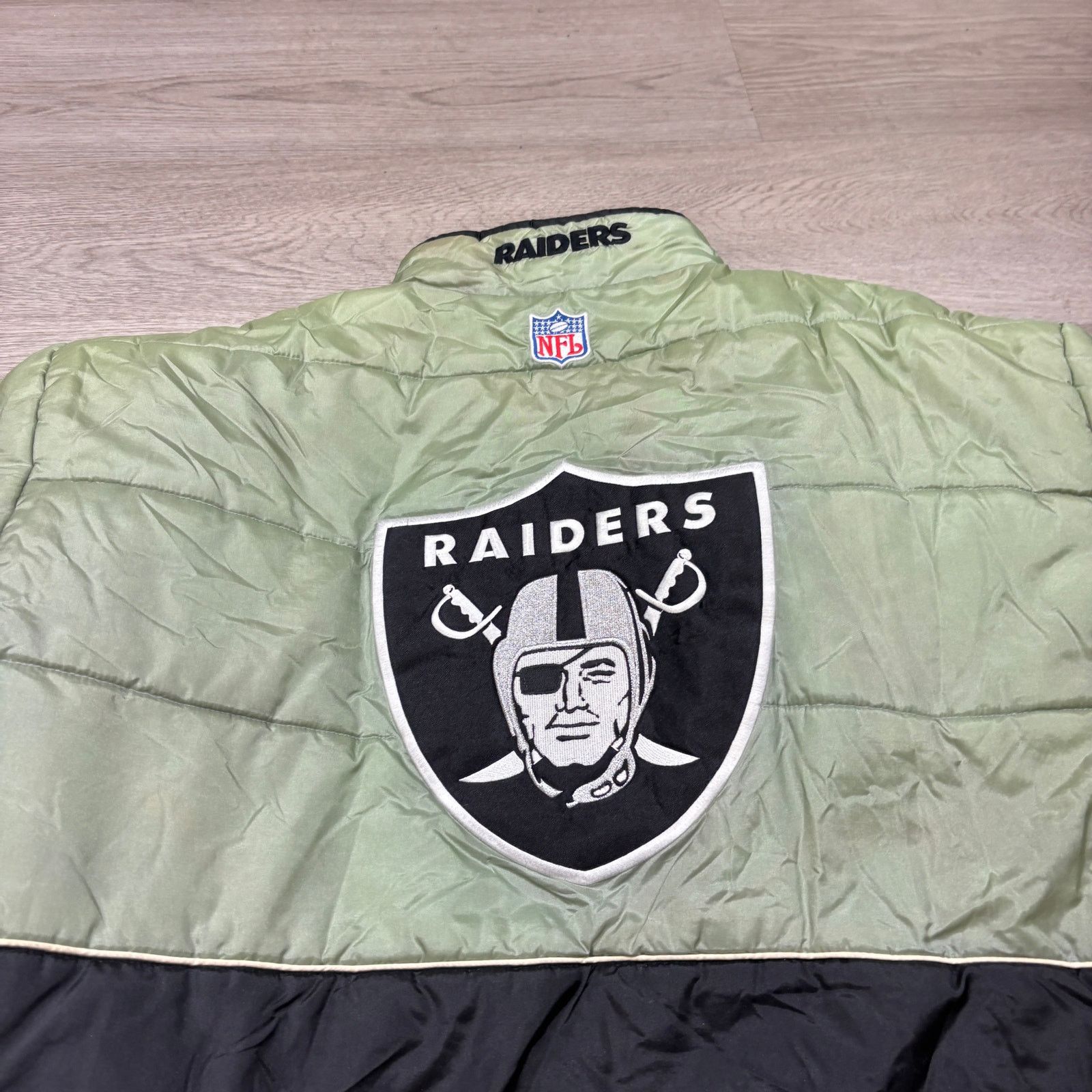 NFL × Reebok × Vintage Vintage 90s Reebok Oakland Raiders Puffer Jacket Men's 2XL Size US XXL / EU 58 / 5 - 17 Thumbnail