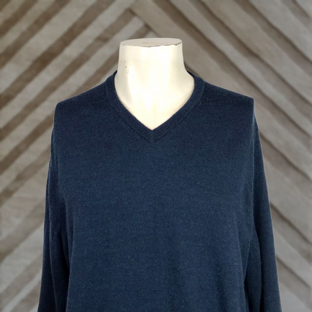 Calvin Klein CALVIN KLEIN Sweater XL NAVY Long Sleeve V Neck Mens Size US XL / EU 56 / 4 - 1 Thumbnail