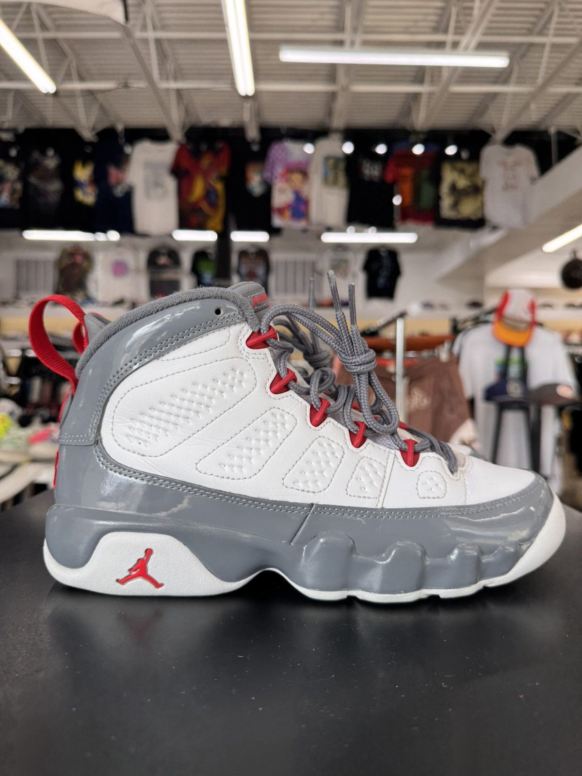 Jordan Brand Air Jordan 9 Fire Red Size 7Y (2022) Size US 6 / EU 39 - 6 Thumbnail