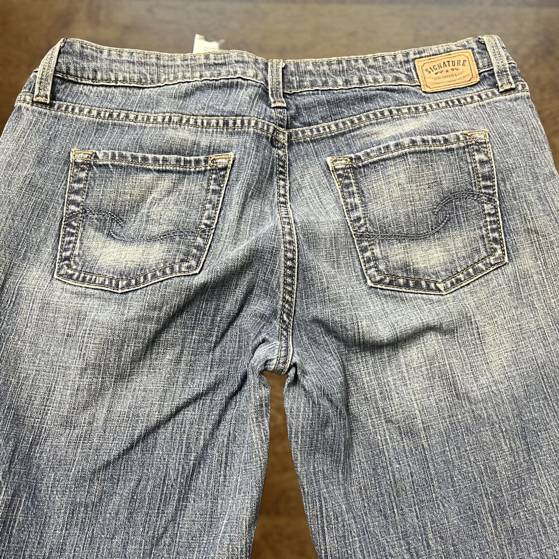 Vintage VINTAGE? No. Signature Levi Strauss Jeans Womens 12 Medium Blue Low Rise Bootcut Denim Jeans. Size 34" / US 12 / IT 48 - 1 Thumbnail