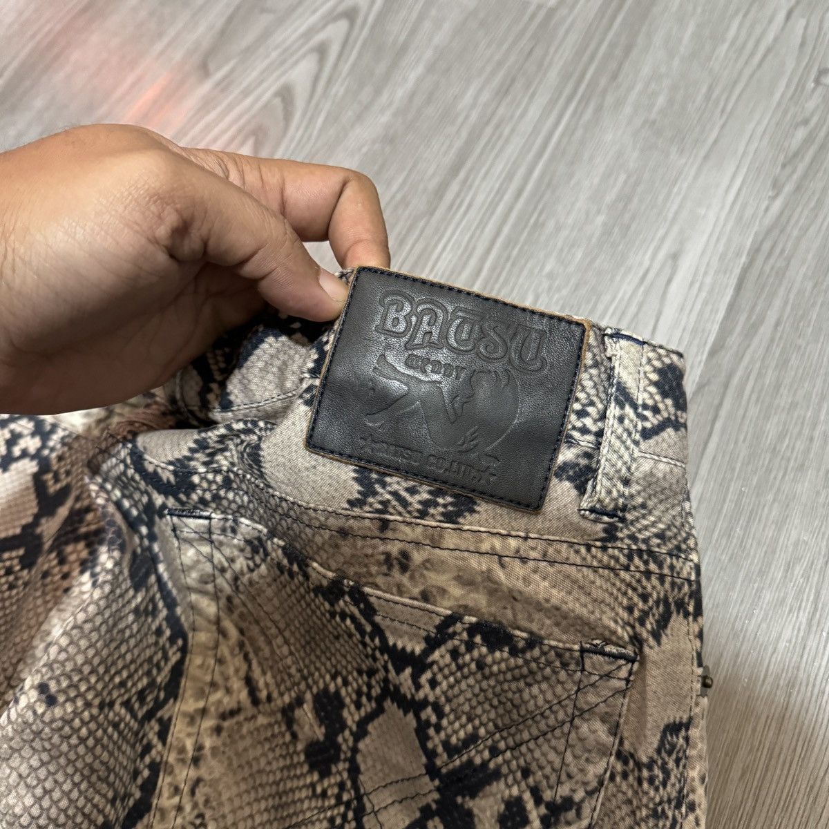 Japanese Brand Japanese Brand Men's batsu Snake Print Long Pants Size US 30 / EU 46 - 8 Thumbnail