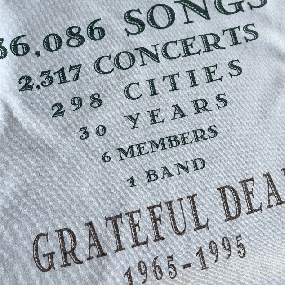 Grateful Dead Vintage 1996 Grateful Dead 30 Years Single Stitch Band Tee Size US L / EU 52-54 / 3 - 6 Thumbnail