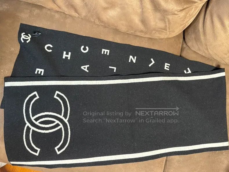 Chanel Chanel Panda double-sided scarf Size ONE SIZE - 1 Thumbnail
