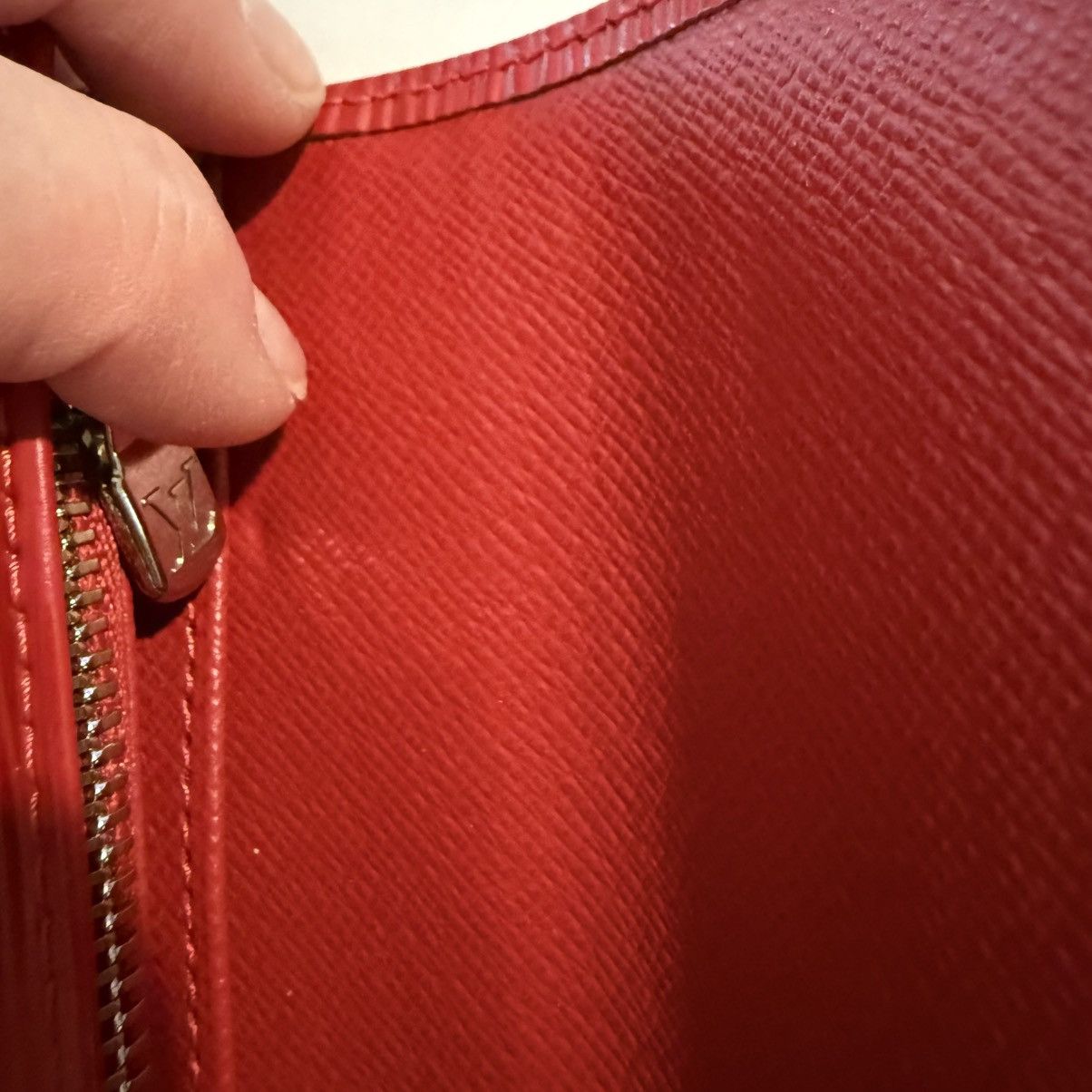 Louis Vuitton Louis Vuitton Epi Rouge / Red Sarah Textured Leather Wallet Size ONE SIZE - 10 Thumbnail