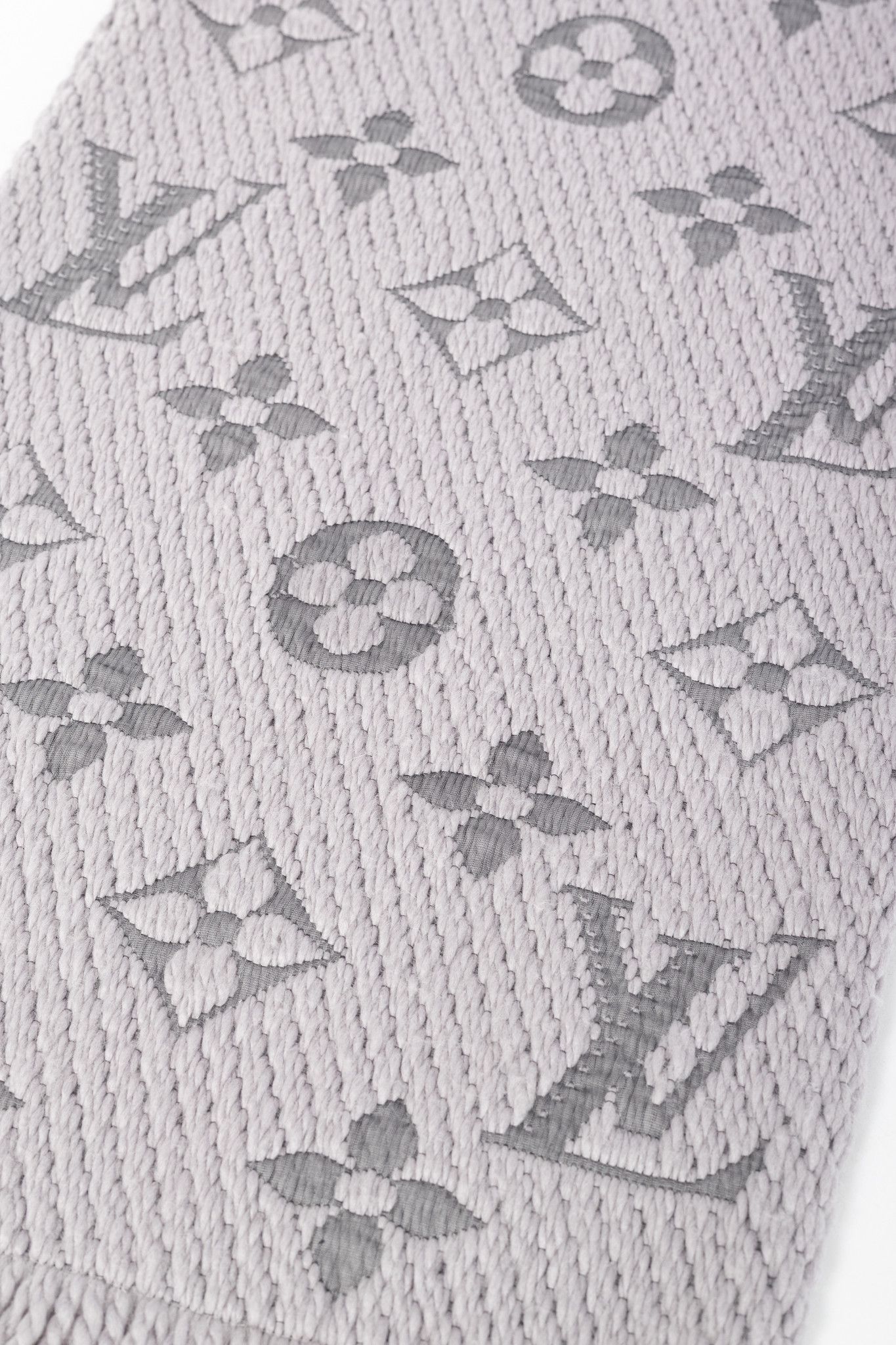 Louis Vuitton Louis Vuitton Logomania Wool Monogram Fringe Scarf Size ONE SIZE - 3 Thumbnail