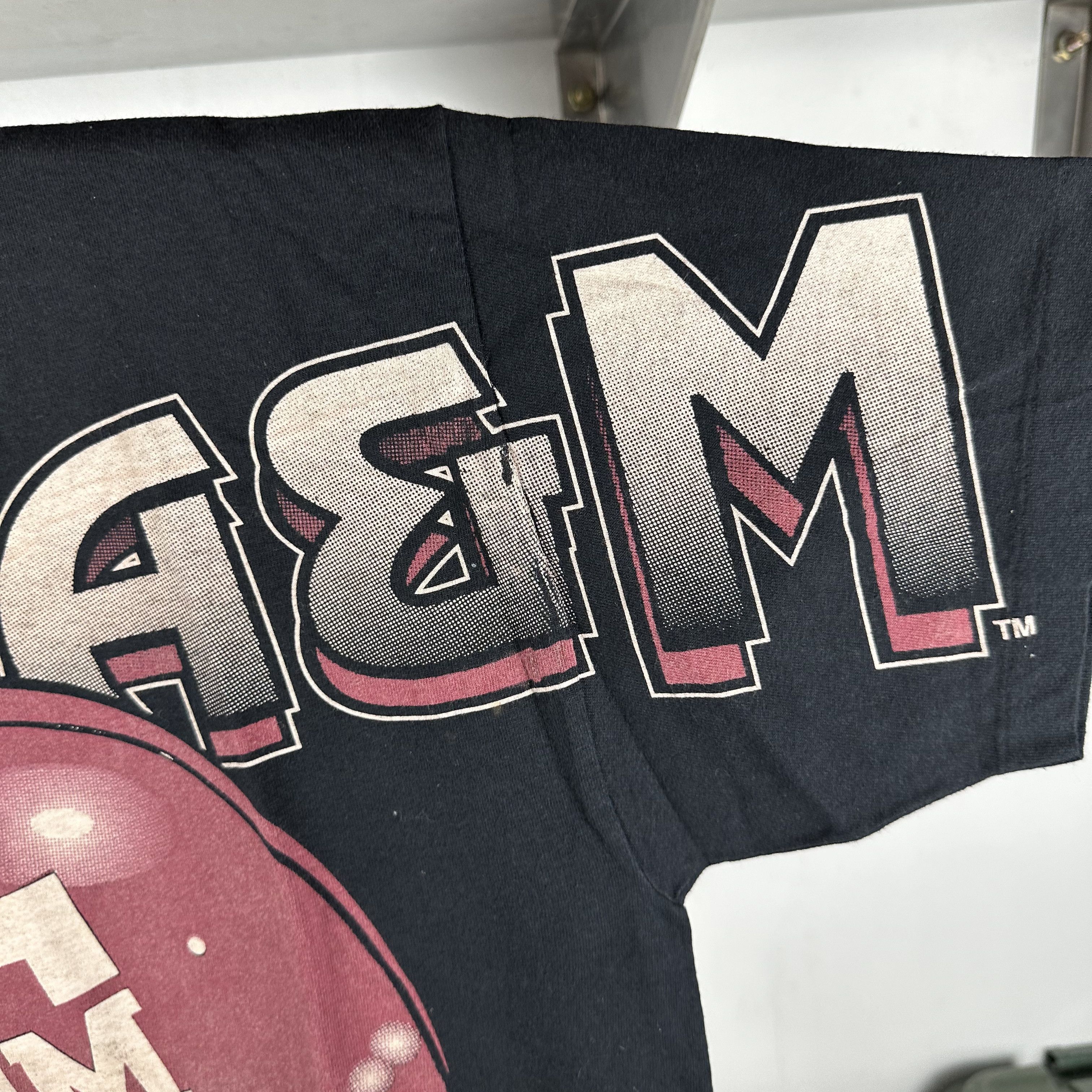 Vintage Vintage 90s Texas A&M Aggies NCAA Big Hats Wauldron T-shirt Size US L / EU 52-54 / 3 - 6 Thumbnail