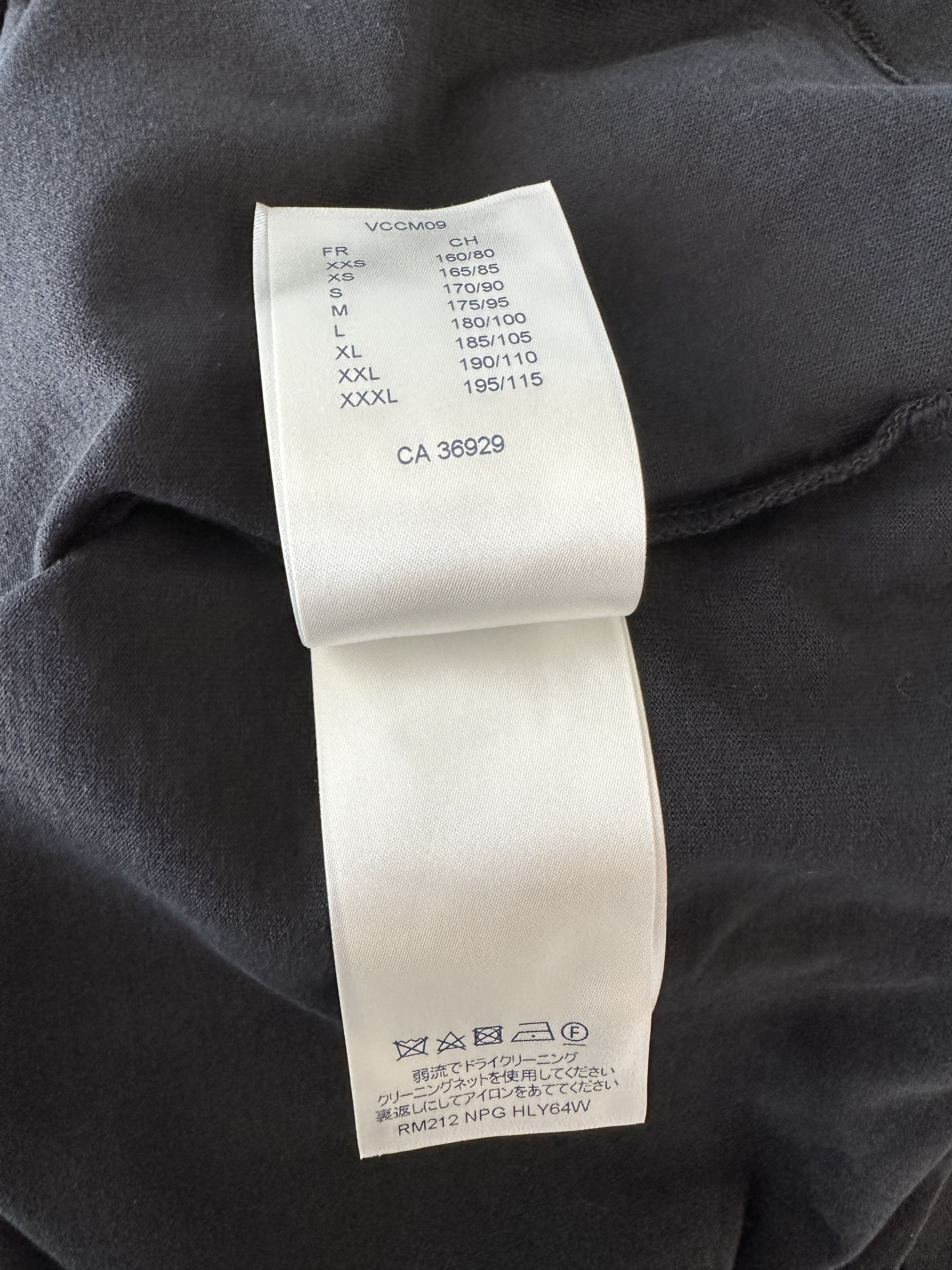 Louis Vuitton Louis Vuitton Black Embossed Logo T-Shirt Size US XL / EU 56 / 4 - 6 Thumbnail