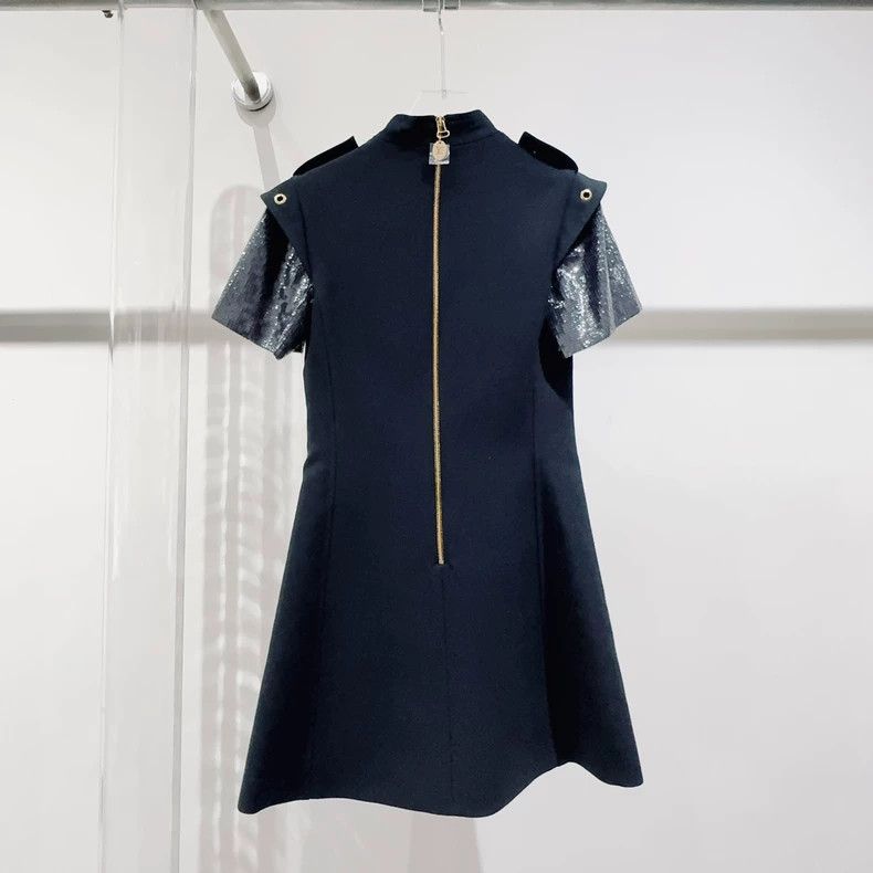 Louis Vuitton Louis Vuitton 23 Spring-Summer Sequin Dress 2503-Nextarrow Size XXS / US 00 / IT 34 - 5 Thumbnail