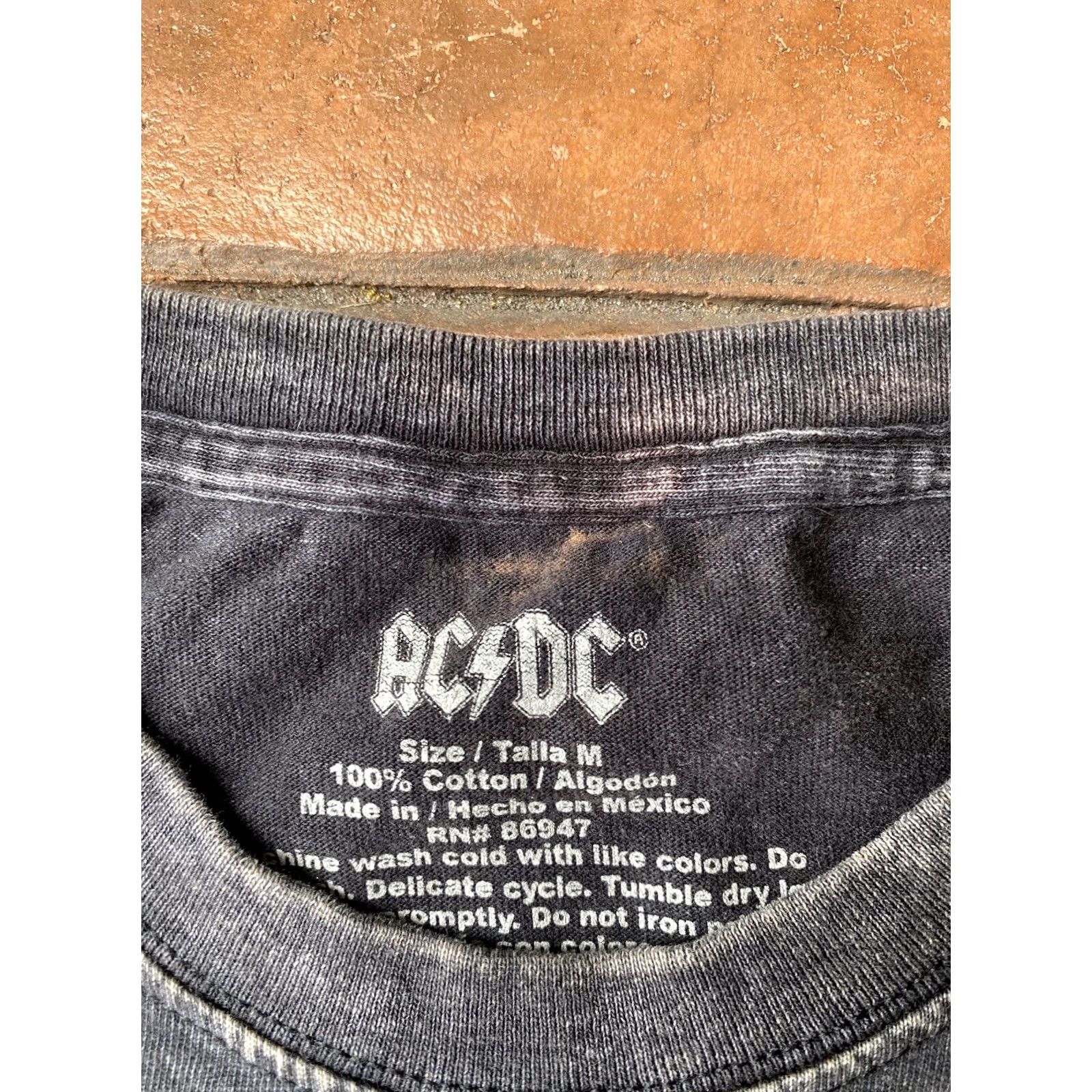 Vintage AC/DC Highway To Hell T Shirt Mens Medium Black Graphic Band Tour Concert Size US M / EU 48-50 / 2 - 2 Thumbnail