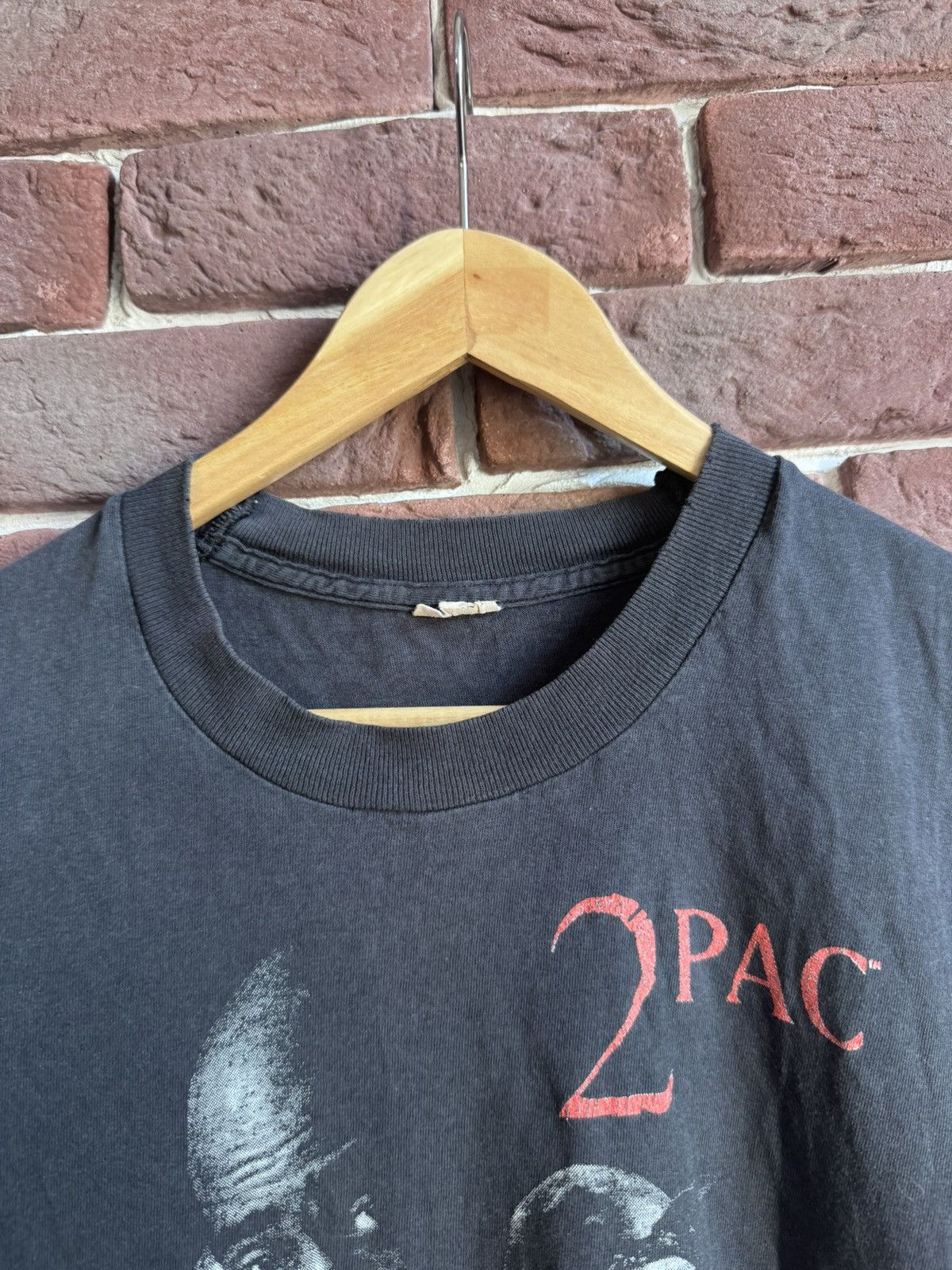Band Tees Vintage 90s 2pac Tupac Shakur Legend Cutoff Tshirt Rap Band Size US L / EU 52-54 / 3 - 7 Thumbnail