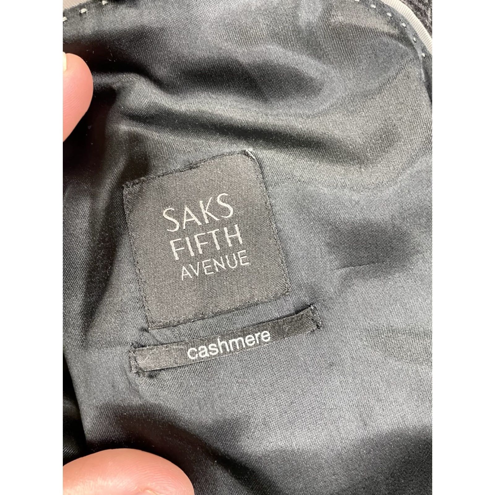 Saks Fifth Avenue VINTAGE Saks Fifth Avenue 100% Cashmere Mens 40R Long Herringbone Overcoat Gray Jacket Size US XXS / EU 40 - 4 Thumbnail