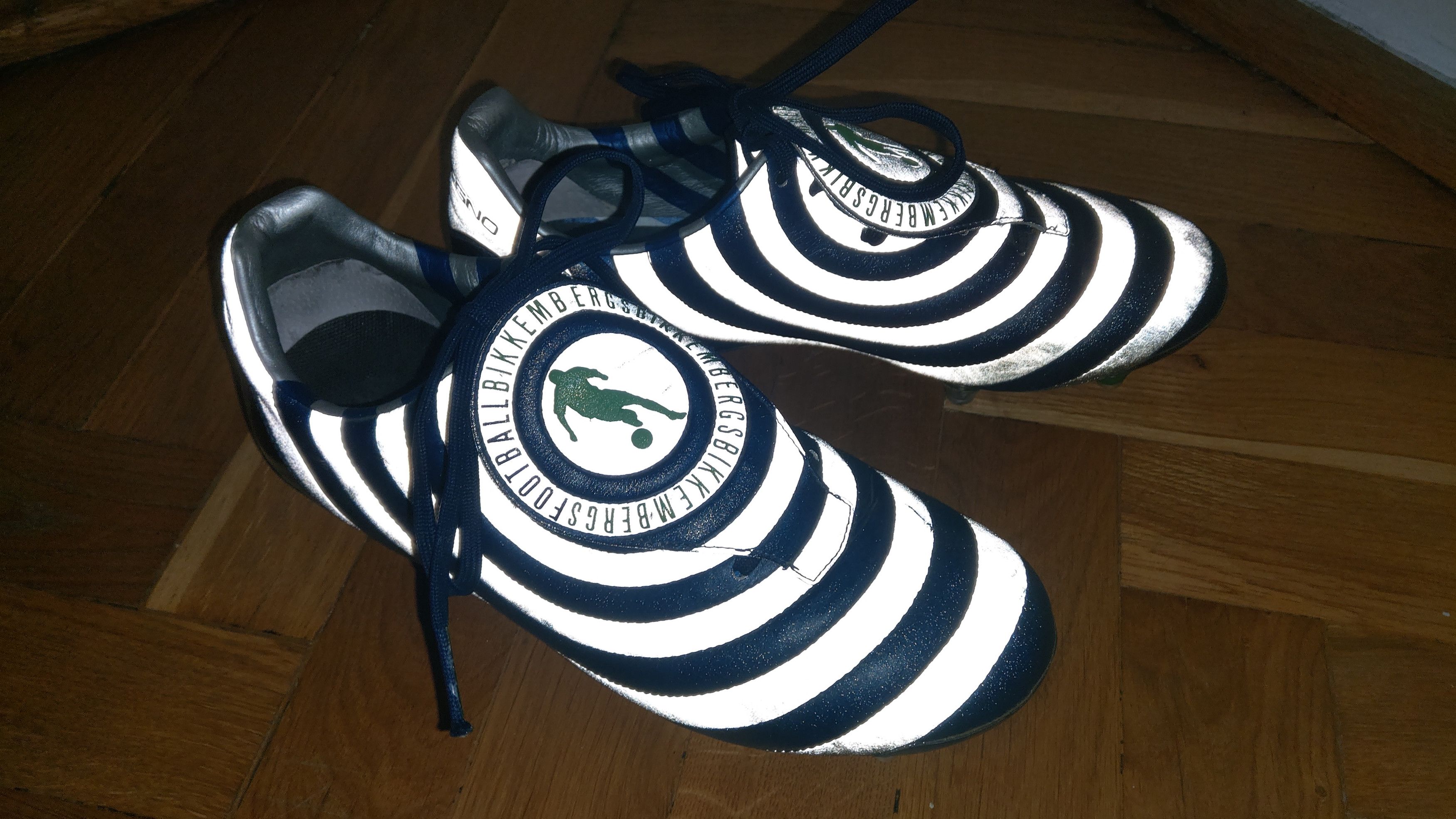 Dirk Bikkembergs 3M Reflective Soccer Leather Trainers Football Sneakers 3M Size US 9.5 / EU 42-43 - 2 Thumbnail