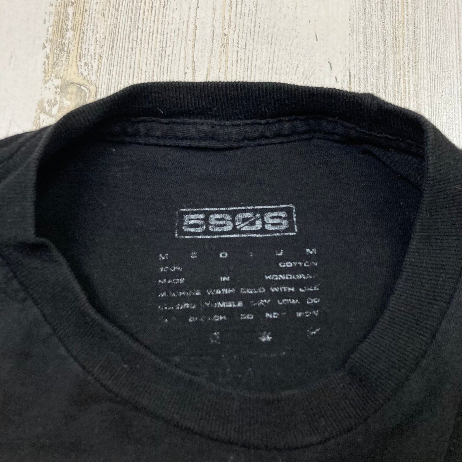 Vintage 5 Seconds of Summer North American 2019 Long-sleeve Tour Tee Size US M / EU 48-50 / 2 - 3 Thumbnail