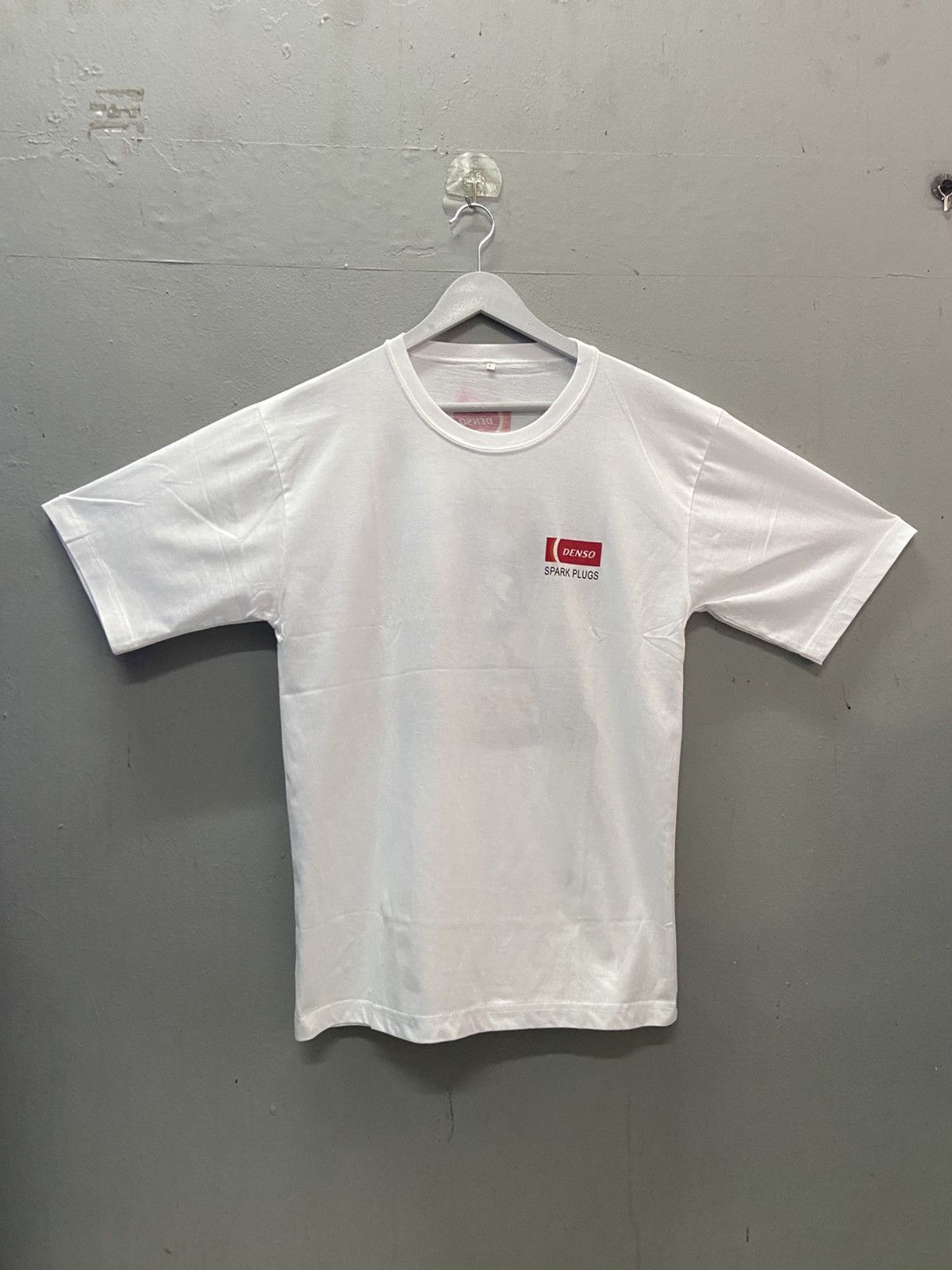 Japanese Brand VINTAGE DENSO SPARK PLUGS IRIDIUM POWER TEE SHIRT Size US M / EU 48-50 / 2 - 3 Thumbnail