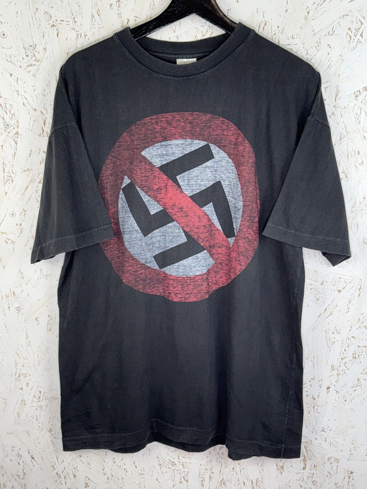 Vintage 90s Anti Nazi Black Single Stitch Punk Band T-Shirt Black L Size US L / EU 52-54 / 3 - 1 Thumbnail
