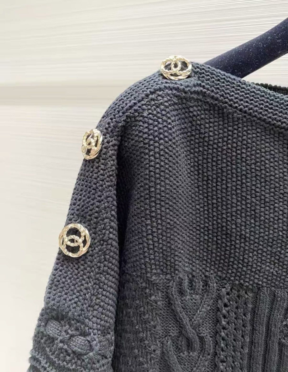 Chanel Chanel Classic Black Off-the-Shoulder Knit Top J33 Size XS / US 0-2 / IT 36-38 - 2 Thumbnail