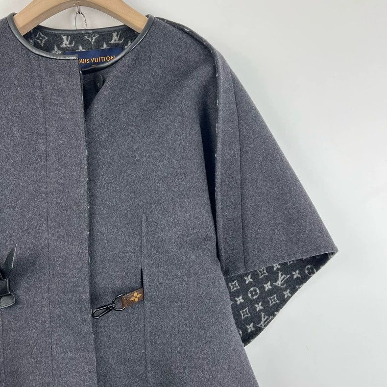 Louis Vuitton Louis Vuitton Black and grey inside with a full print of o Size XXS / US 00 / IT 34 - 4 Thumbnail