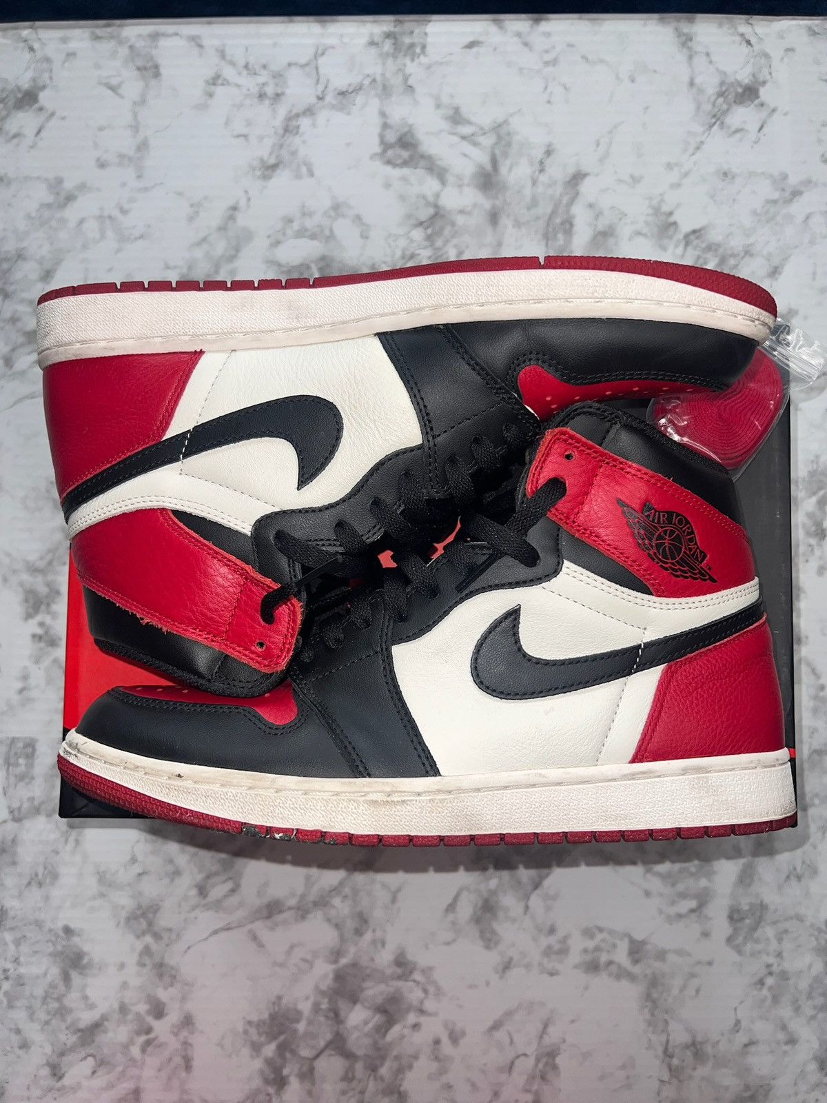 Air Jordan Retro High OG Bred Toe