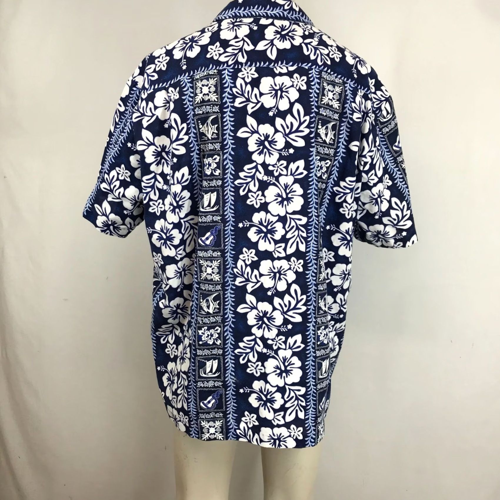 Vintage ROYAL CREATIONS XLARGE BLUE SHORT SLEEVE BUTTON COLLARED HAWAIIAN PRINT Size US 36 / EU 52 - 5 Thumbnail