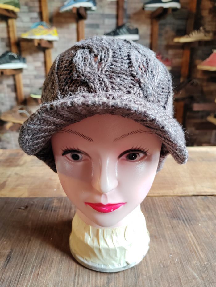 If Six Was Nine Vintage Japanese Style Punk Crochet Big Beanie Snowcap Size ONE SIZE - 2 Thumbnail