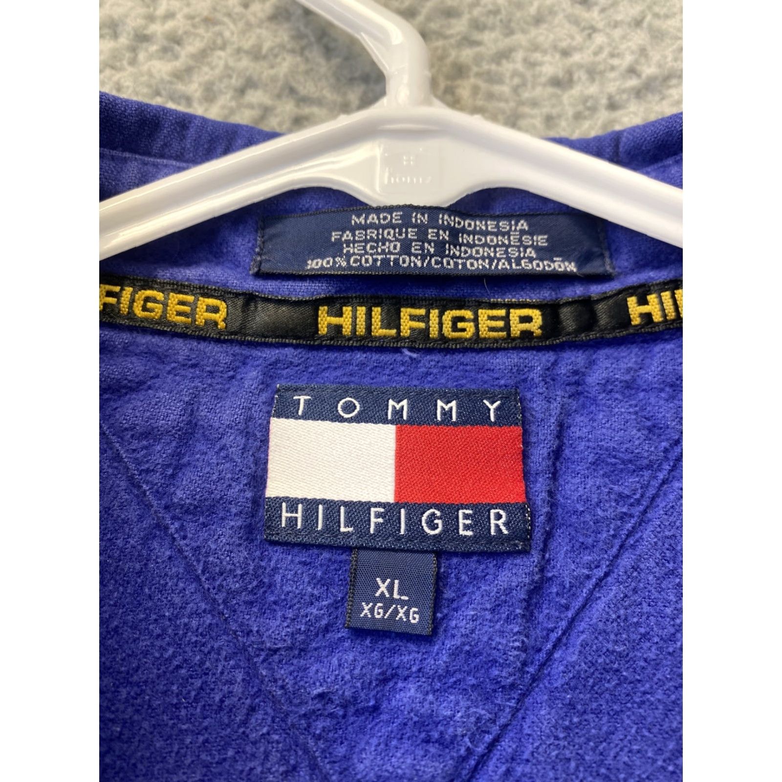 Tommy Hilfiger VINTAGE Tommy Hilfiger Men’s Shirt XL Casual Long Sleeve Cotton Royal Blue 90s Pockets Size US XL / EU 56 / 4 - 4 Thumbnail