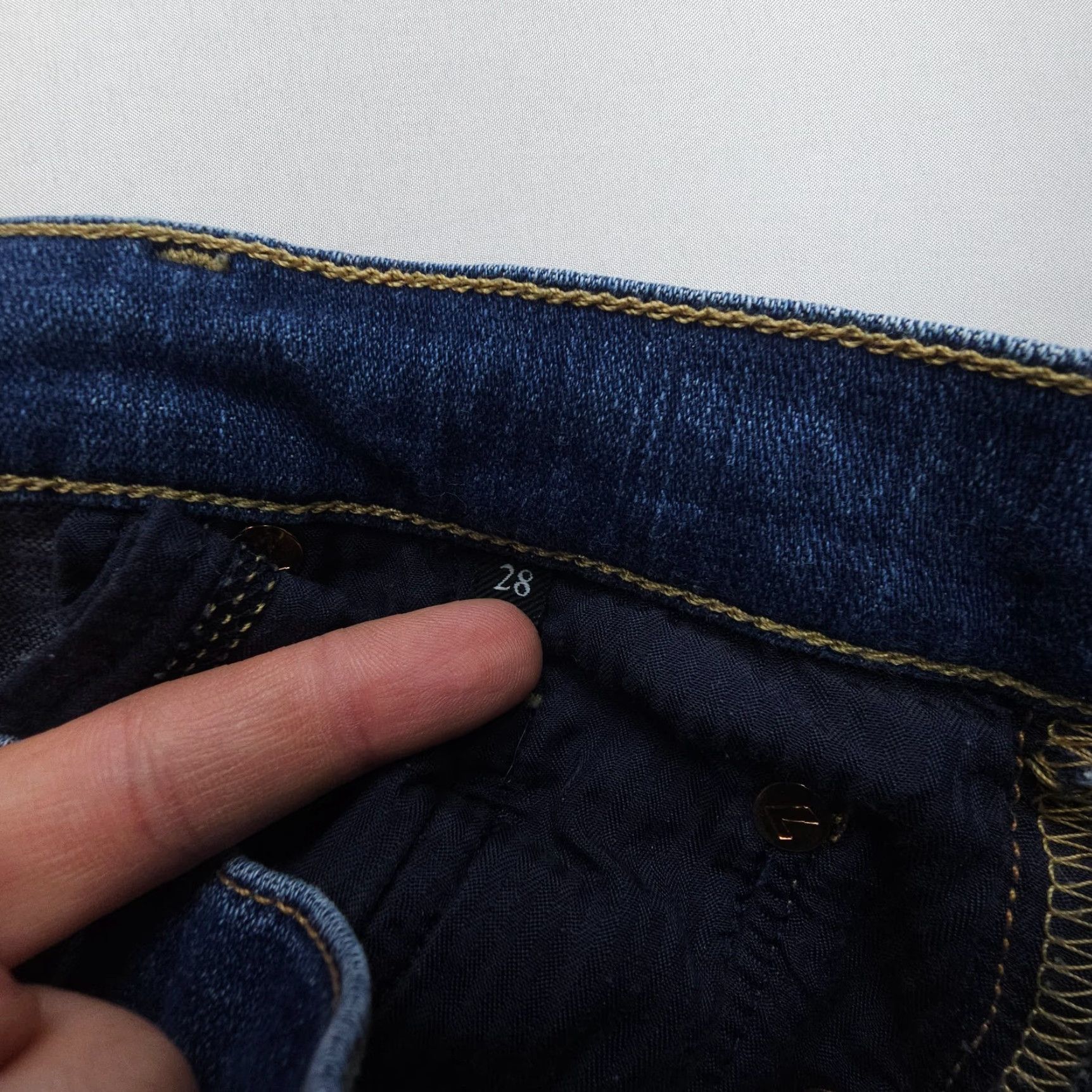 7 For All Mankind 7 For All Mankind Josefina Jeans Boyfriend Women’s Size 28 Blue 7 For All Mankind Josefina Denim Jeans Button Fly Regular Stretch 5-Pocket Women’s Size 28" / US 6 / IT 42 - 3 Thumbnail