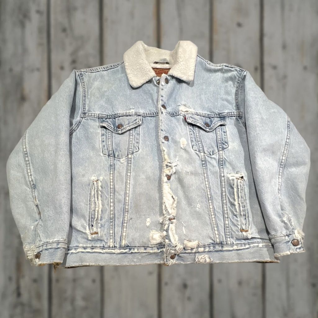 Levi's VINTAGE Levi’s Denim Trucker Jacket Men Large Sherpa Lined Thrashed Made USA Size US L / EU 52-54 / 3 - 1 Thumbnail