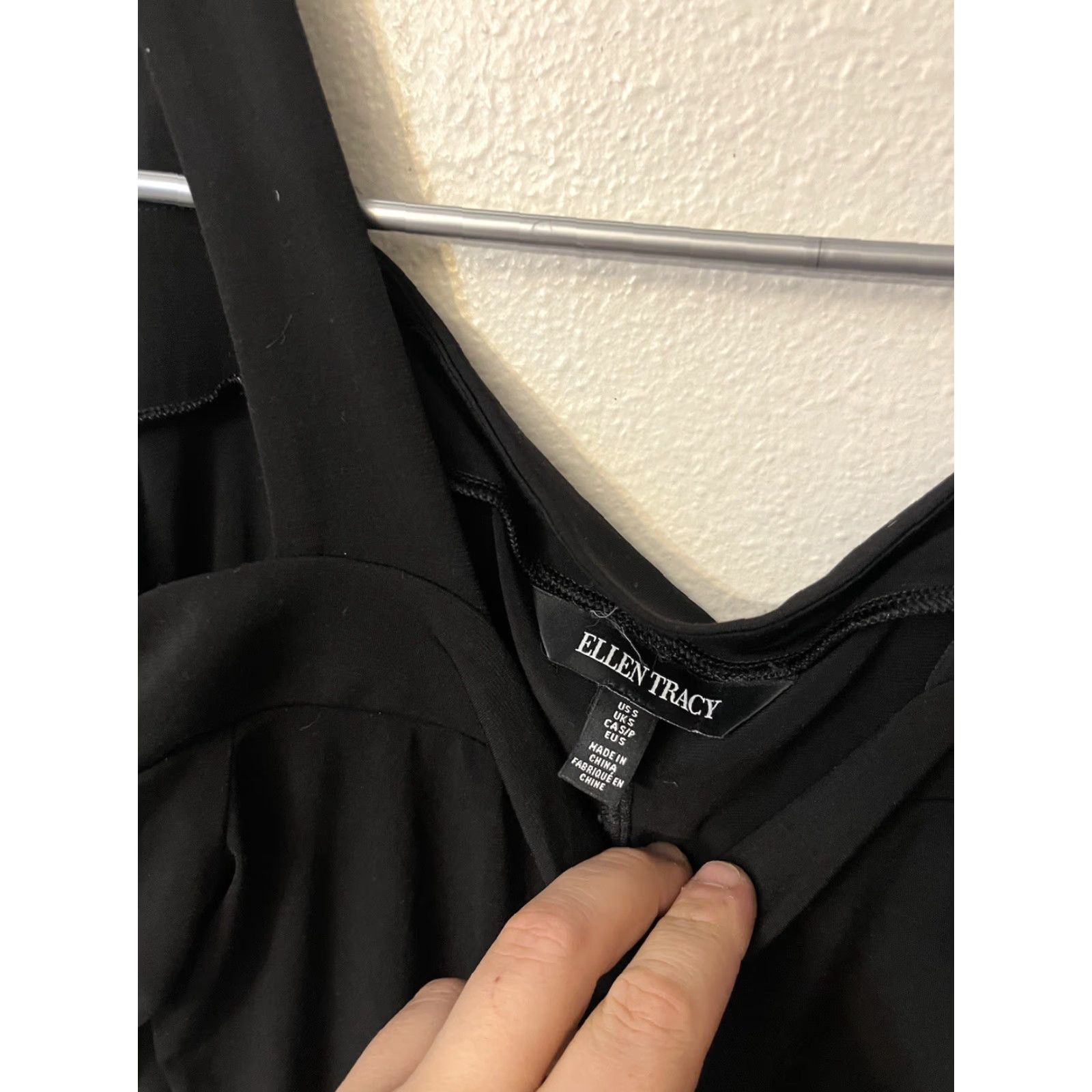 Ellen Tracy Ellen Tracy Black Blouse Long Sleeve Cold Shoulder Top S Small Womens Shirt Size S / US 4 / IT 40 - 2 Thumbnail