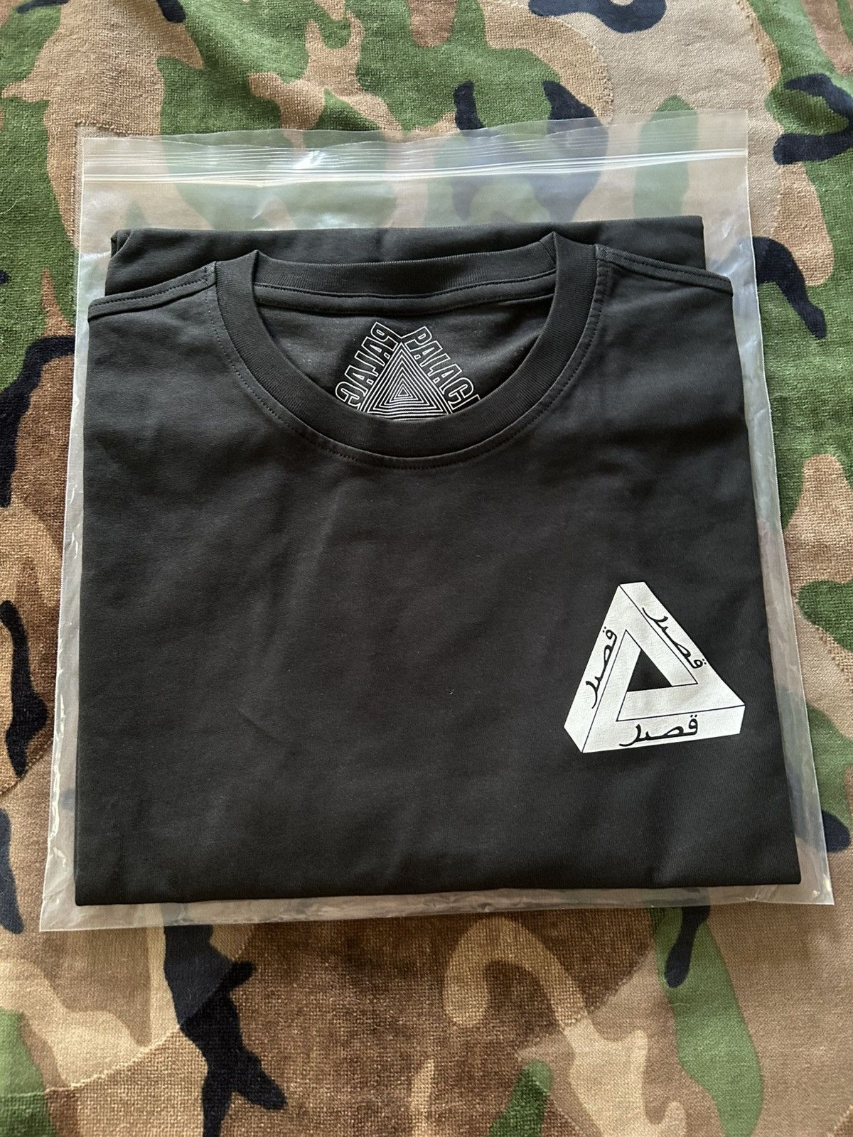 Palace Palace Tri Lingual Tri Ferg T-Shirt Black XL FW25 Size US XL / EU 56 / 4 - 6 Thumbnail
