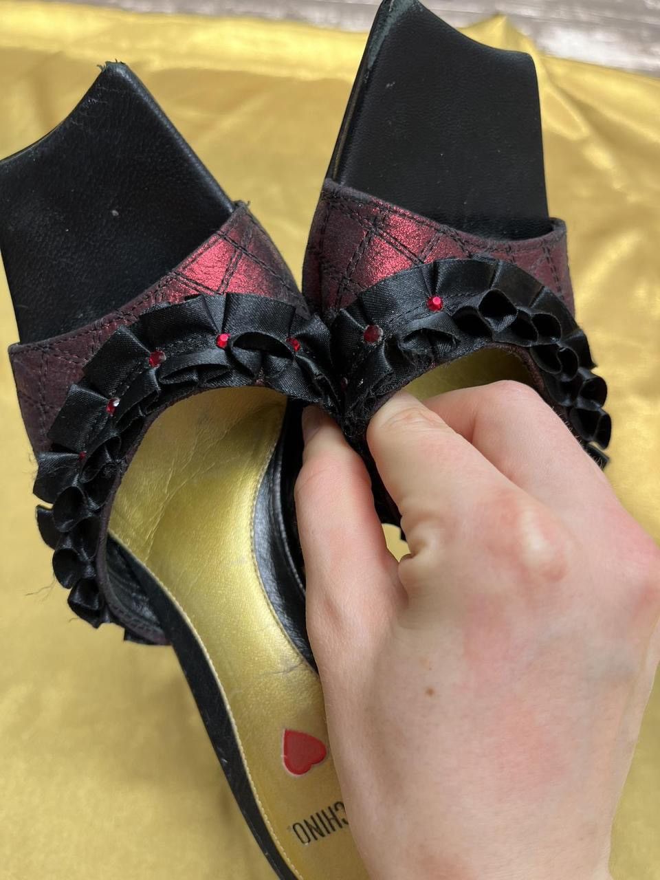 Moschino Vintage Moschino ruffle mules Size US 5 / IT 35 - 4 Thumbnail