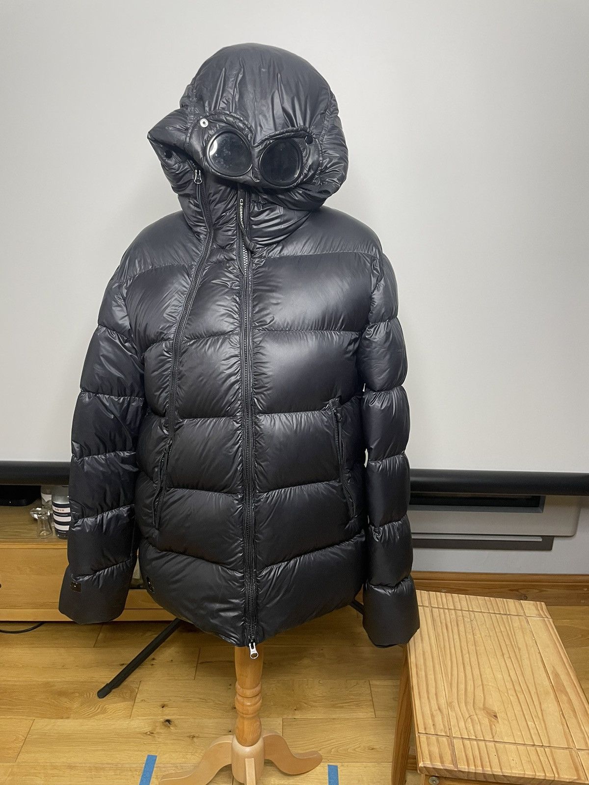 Cp company explorer puffa coat hotsell