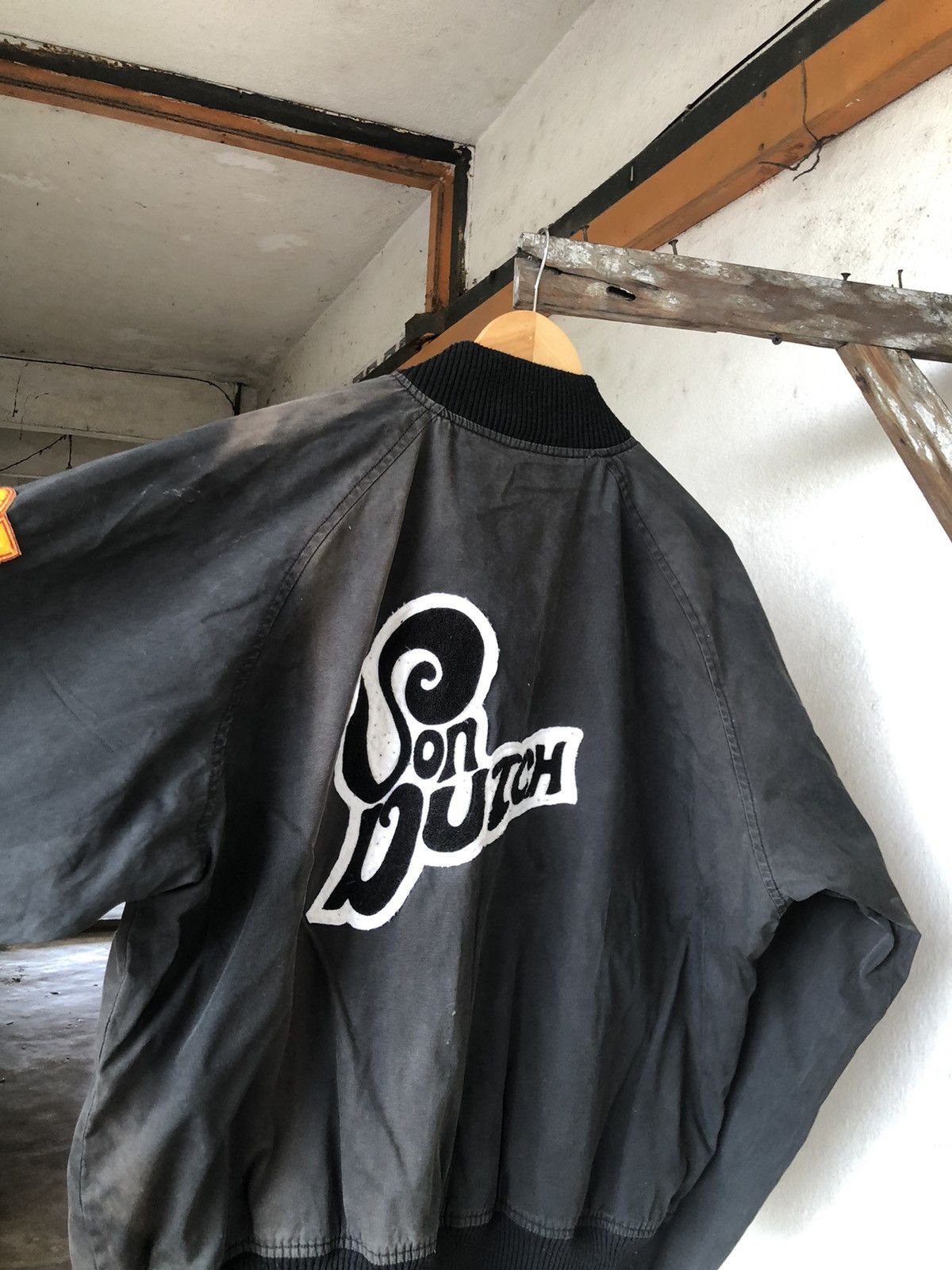 Von Dutch Vintage Von Dutch Big Logo Faded Colour Bomber Jacket Size US L / EU 52-54 / 3 - 13 Thumbnail