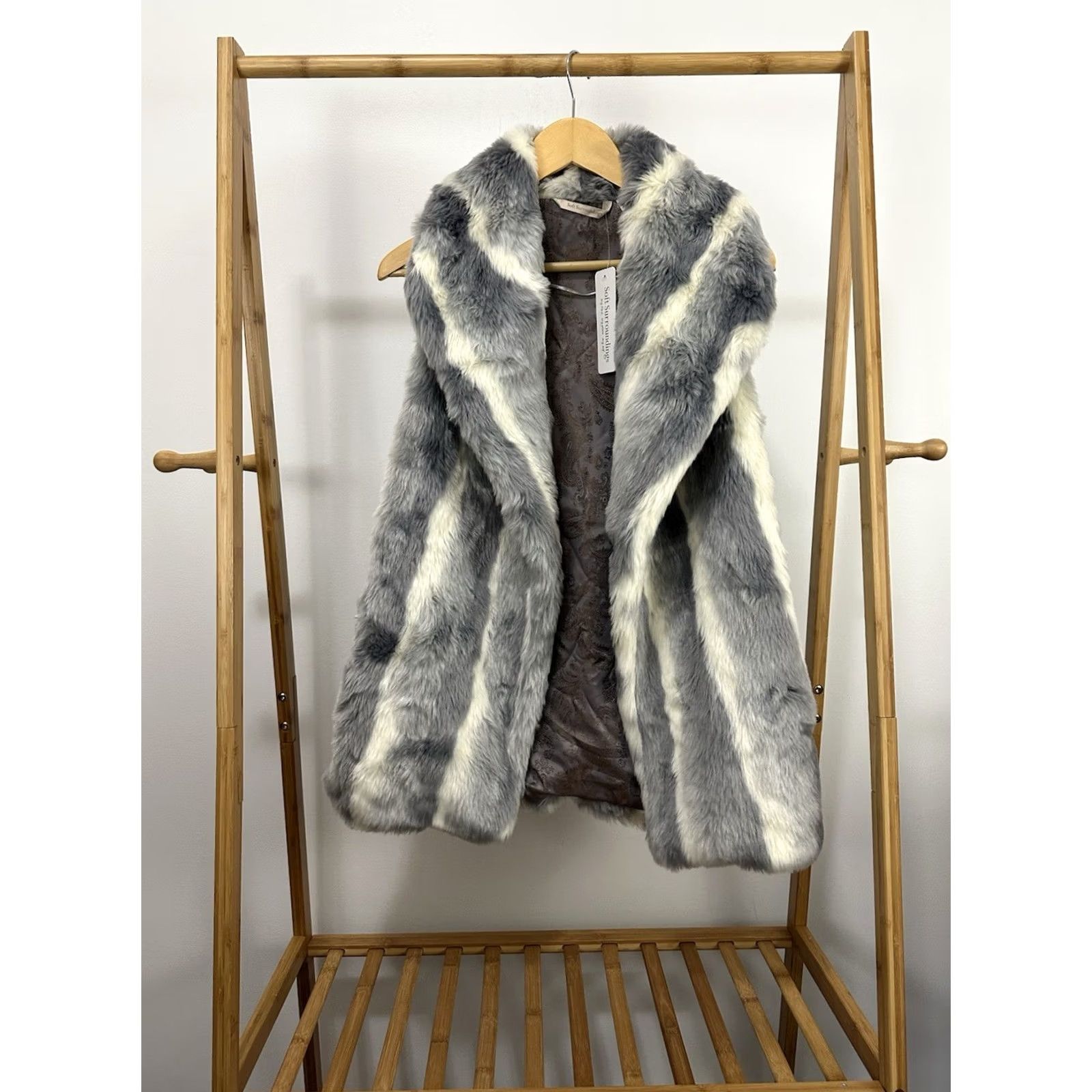 Soft Surroundings NWT Soft Surroundings Sweater Vest Size M Multicolor Faux Fur Vest Women's Knit Vest Size M / US 6-8 / IT 42-44 - 2 Thumbnail