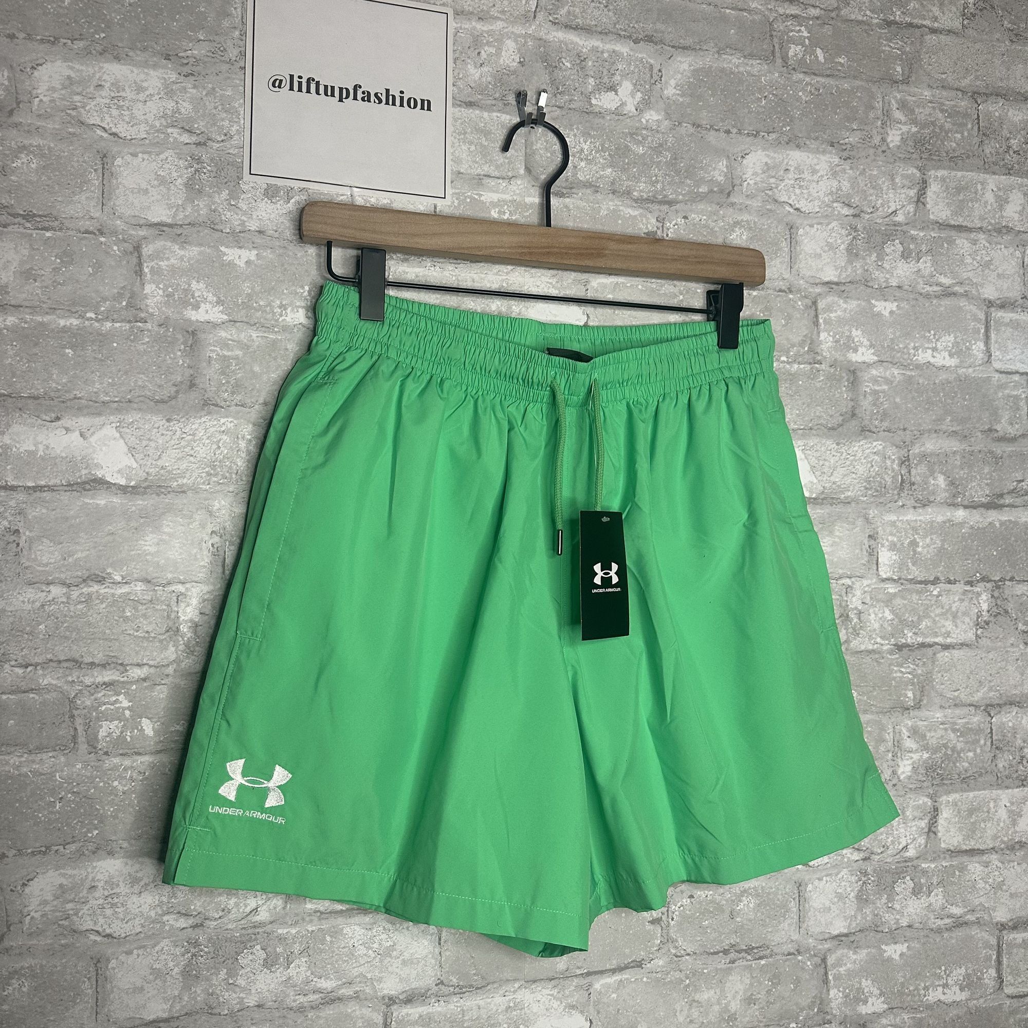 Under Armour Under Armour Men's Icon Volley Short 5.5" NWT Size Medium (V Size US 32 / EU 48 - 2 Thumbnail