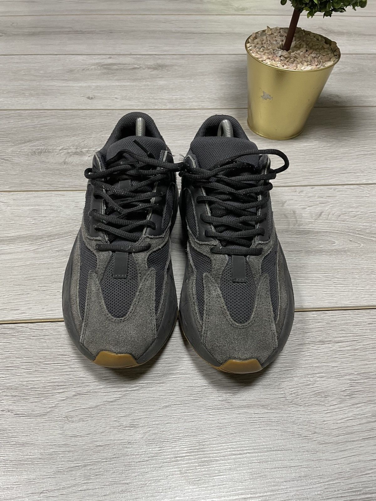 Adidas Yeezy 700 Utility Black Size US 8.5 / EU 41-42 - 6 Thumbnail