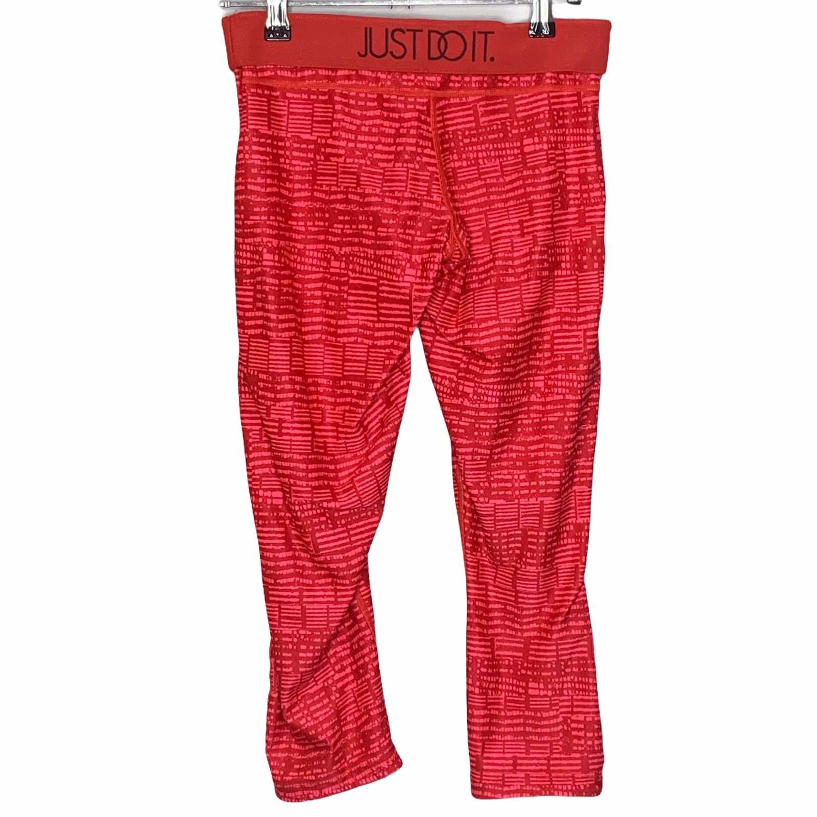 Nike Nike Athleisure Red Pink Stripe Crop Legging Small Dri-Fit Size 27" / US 4 / IT 40 - 11 Thumbnail