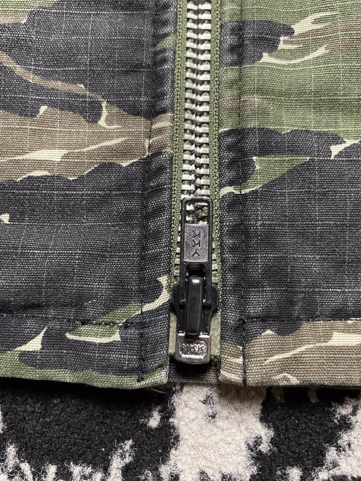 Hysteric Glamour Vintage cab clothing camo tiger stripes jacket Size US L / EU 52-54 / 3 - 6 Thumbnail