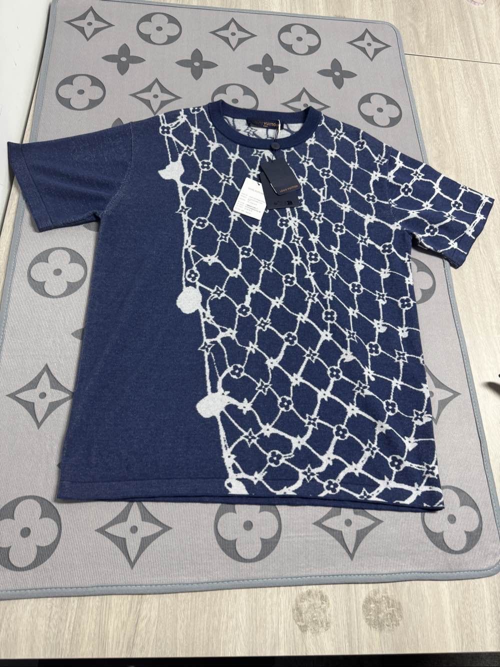 Louis Vuitton Louis Vuitton Monogram Fishnet Knit T-Shirt Size XL Size US XL / EU 56 / 4 - 1 Thumbnail