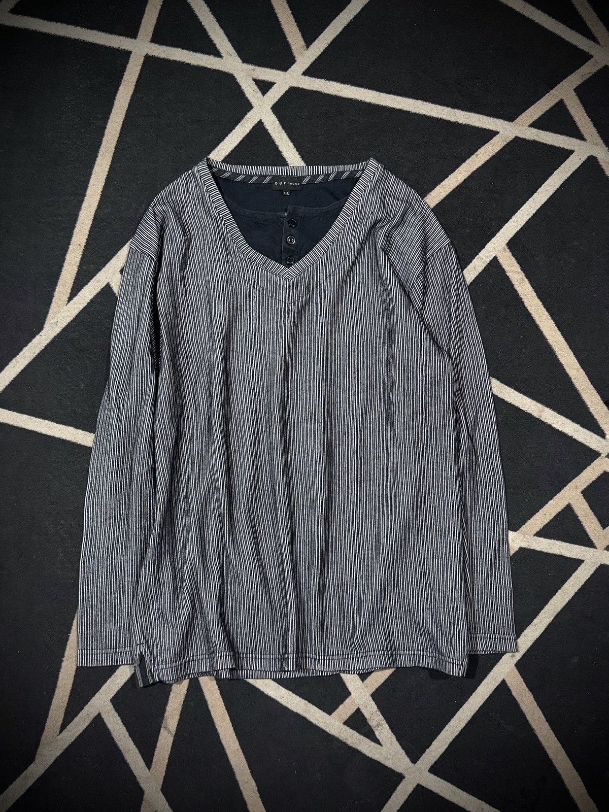 Tornado Mart Ourhouse Japanese Thermal Long Sleeve Gothic Styled Size US L / EU 52-54 / 3 - 1 Thumbnail
