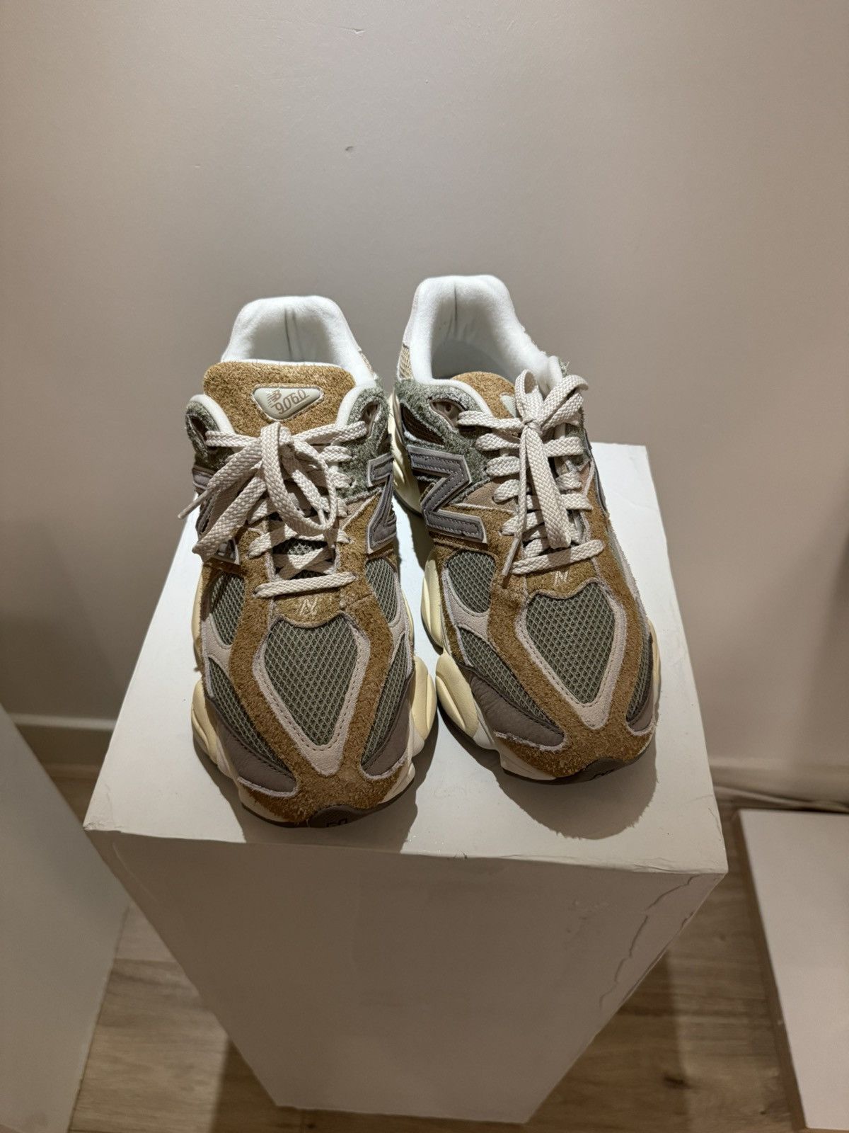 New Balance New Balance 9060 (Size 44) Size US 10 / EU 43 - 2 Thumbnail