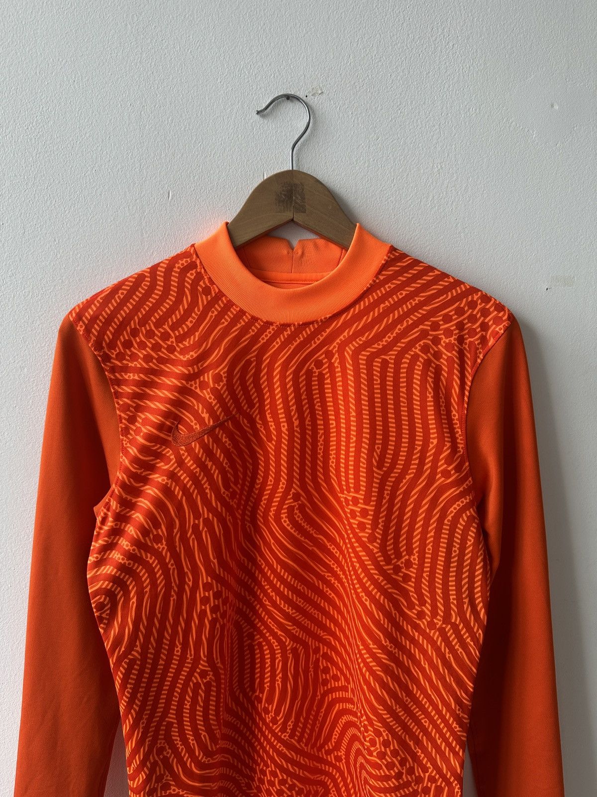 Nike Nike Dri-FIT Orange Long Sleeve Shirt, Size M, Athletic Fit Size US M / EU 48-50 / 2 - 4 Thumbnail