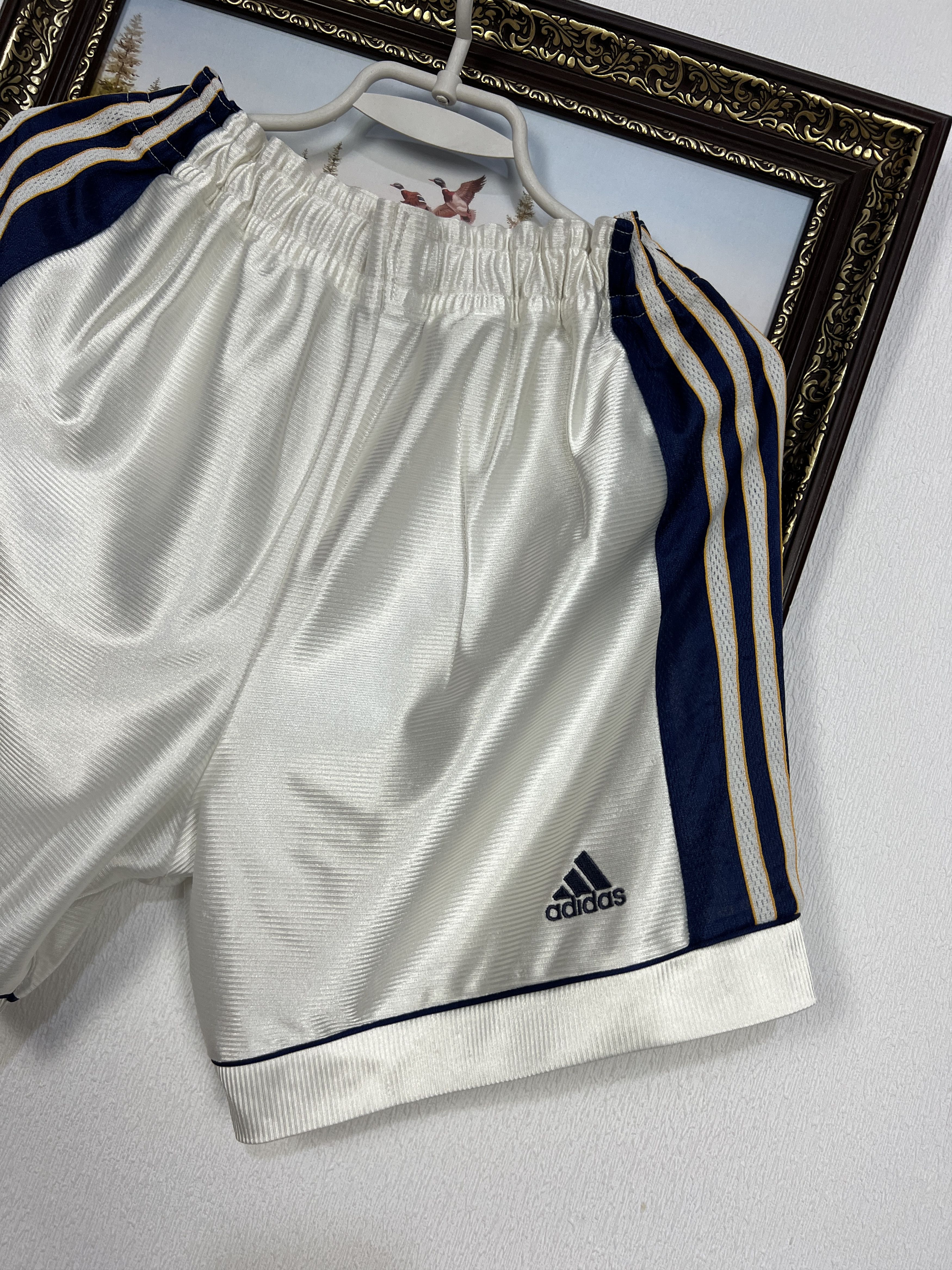 Adidas Vintage 90's Adidas Real Madrid Football White Shorts M Size US 32 / EU 48 - 2 Thumbnail