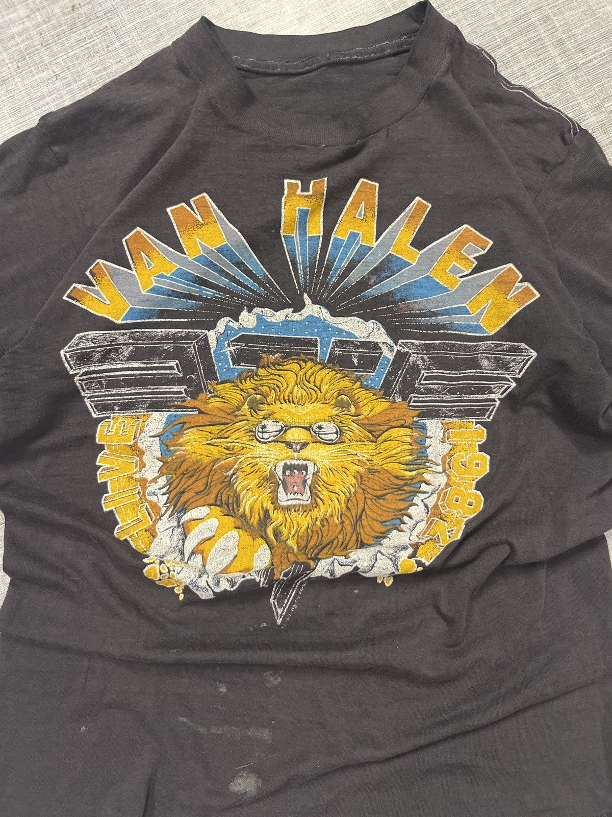 Band Tees × Brockum × Vintage VTG Faded 1982 Van Halen Tour Tee Size US S / EU 44-46 / 1 - 2 Thumbnail
