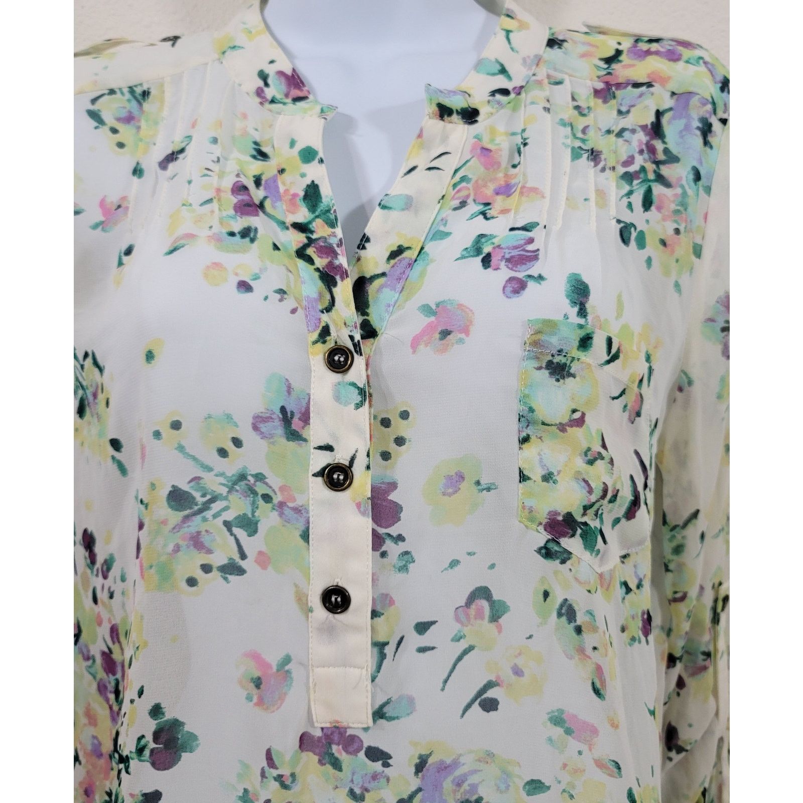 Other Sweet Rain White Purple Floral Henley Sheer Top Small Size S / US 4 / IT 40 - 7 Thumbnail