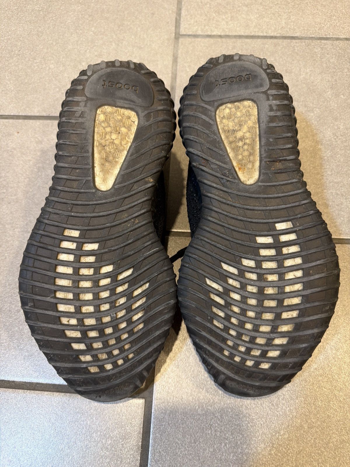 Yeezy Yeezy 350 V2 Oreo Size US 8 / EU 41 - 4 Thumbnail
