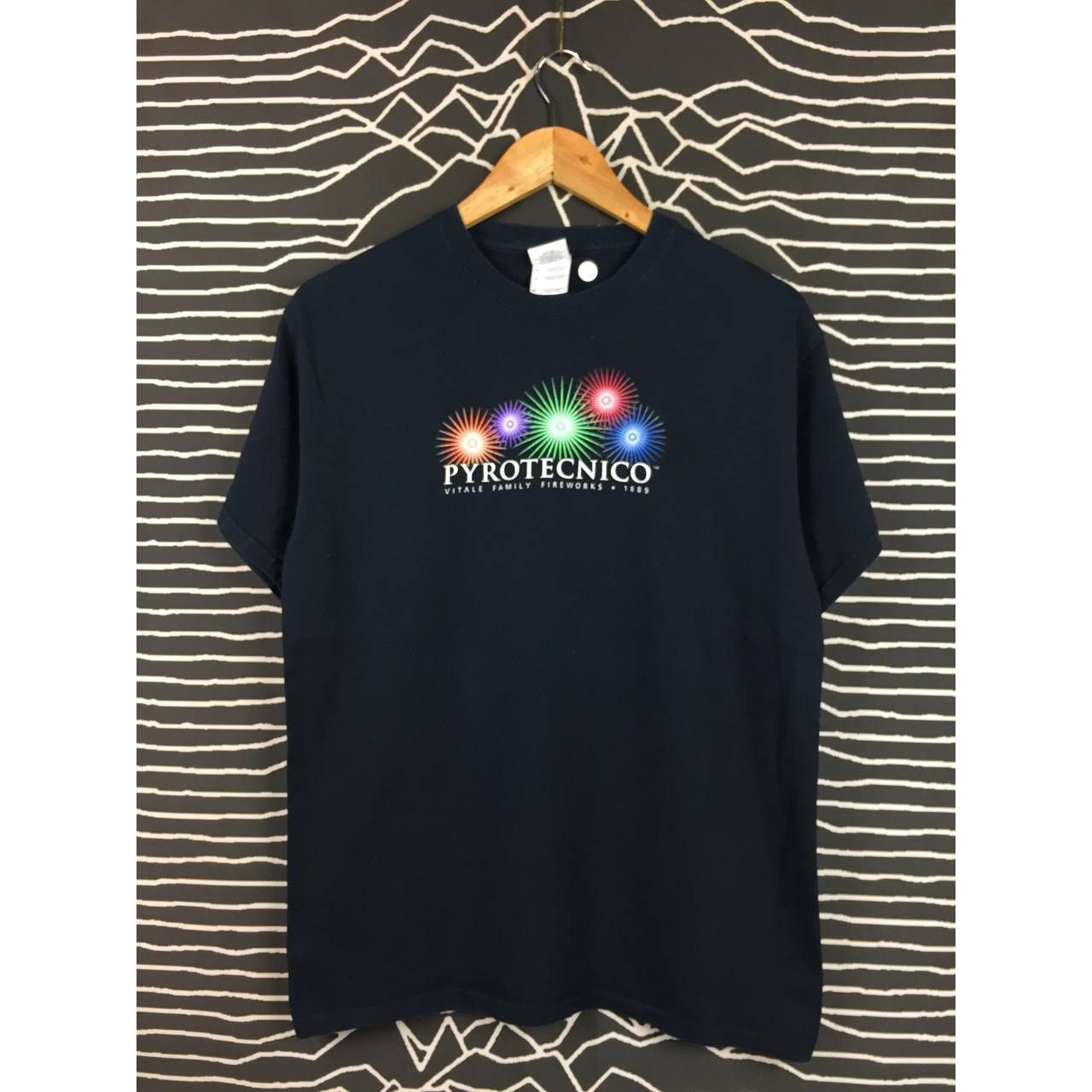 Vintage Pyrotecnico Vitale Family Fireworks Graphic Art Promo Tee Size US M / EU 48-50 / 2 - 1 Thumbnail