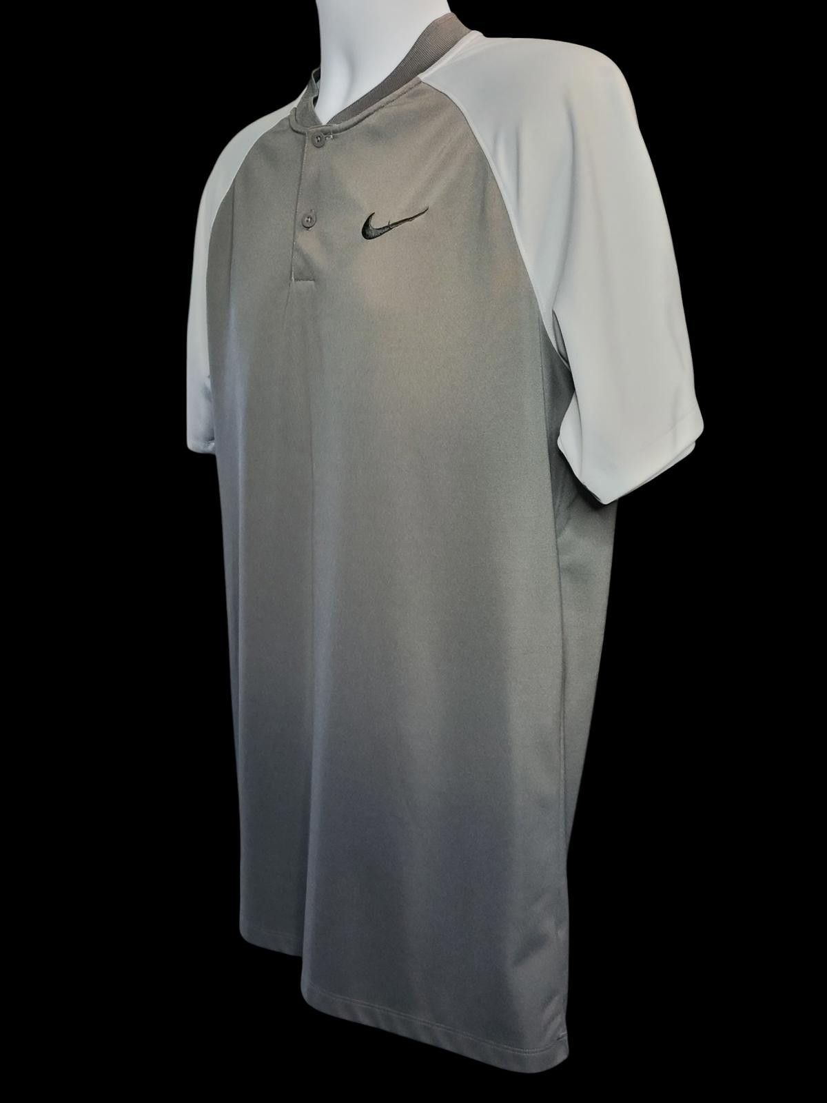 Nike Nike Men's Short Sleeve Activewear Henley T-Shirt Size US M / EU 48-50 / 2 - 5 Thumbnail